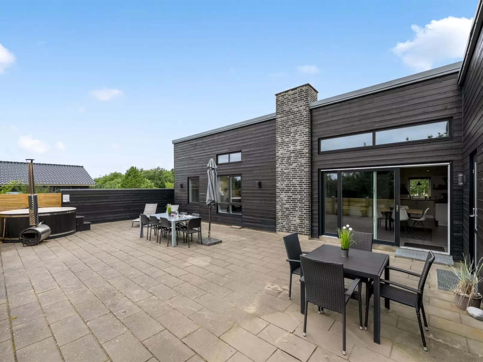 "Weike" - 950m to the fjord-Buiten