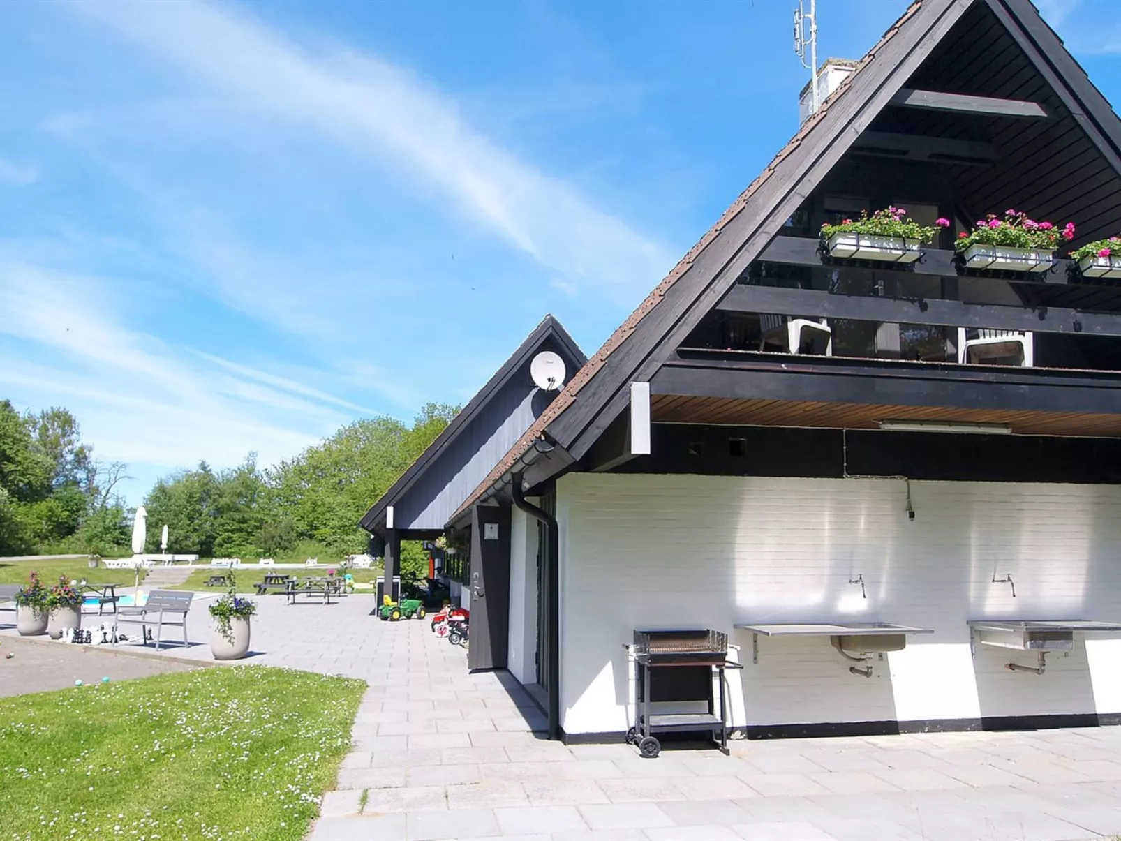 "Tom" - 125m from the sea-Buiten