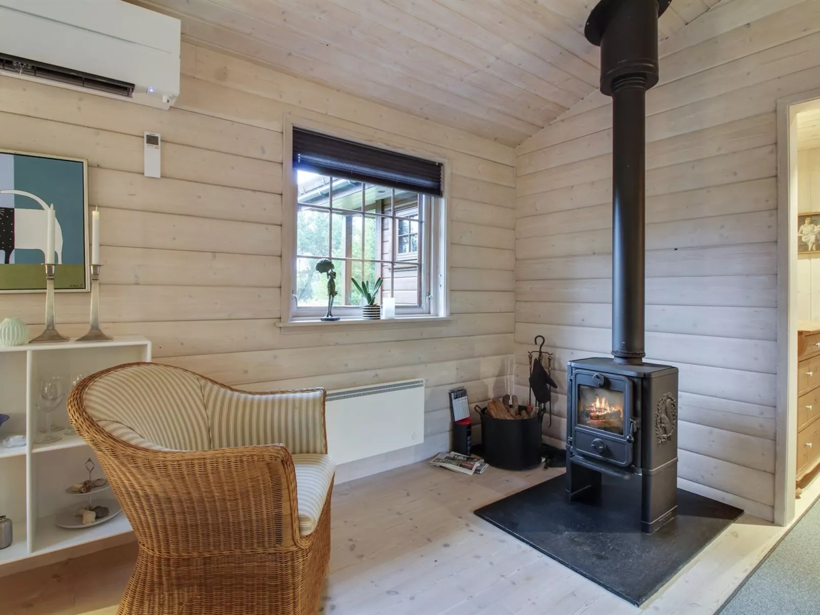 "Jo" - 1.2km from the sea-Binnen