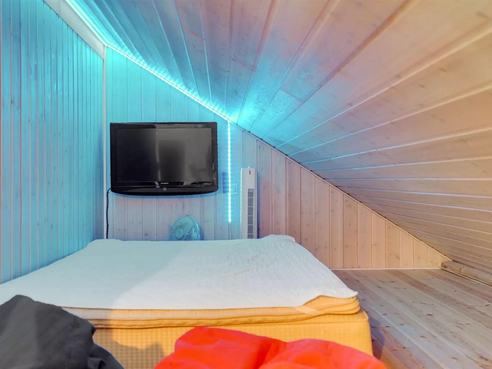 "Nine" - 200m from the sea-Binnen