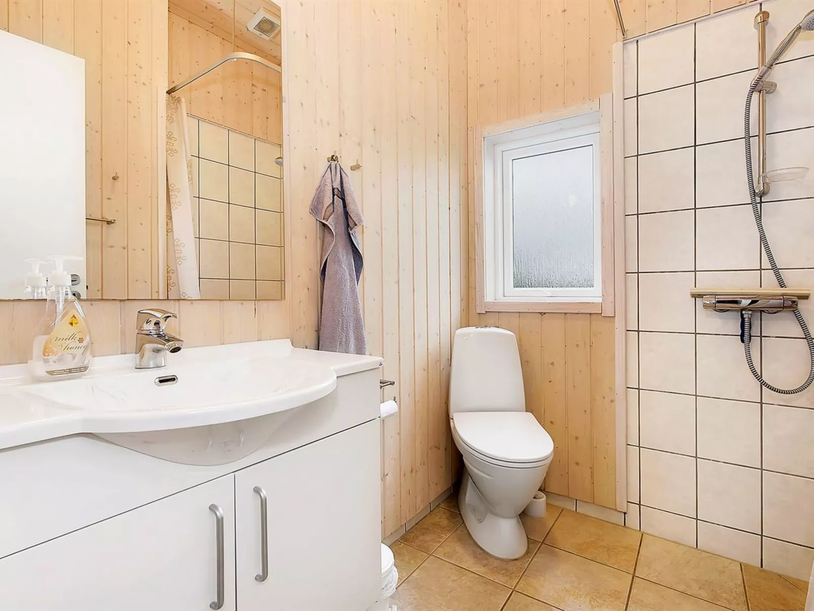 "Nynke" - 600m from the sea-Binnen