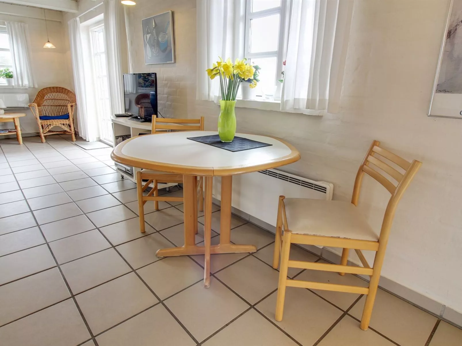 "Skuli" - 200m from the sea-Binnen