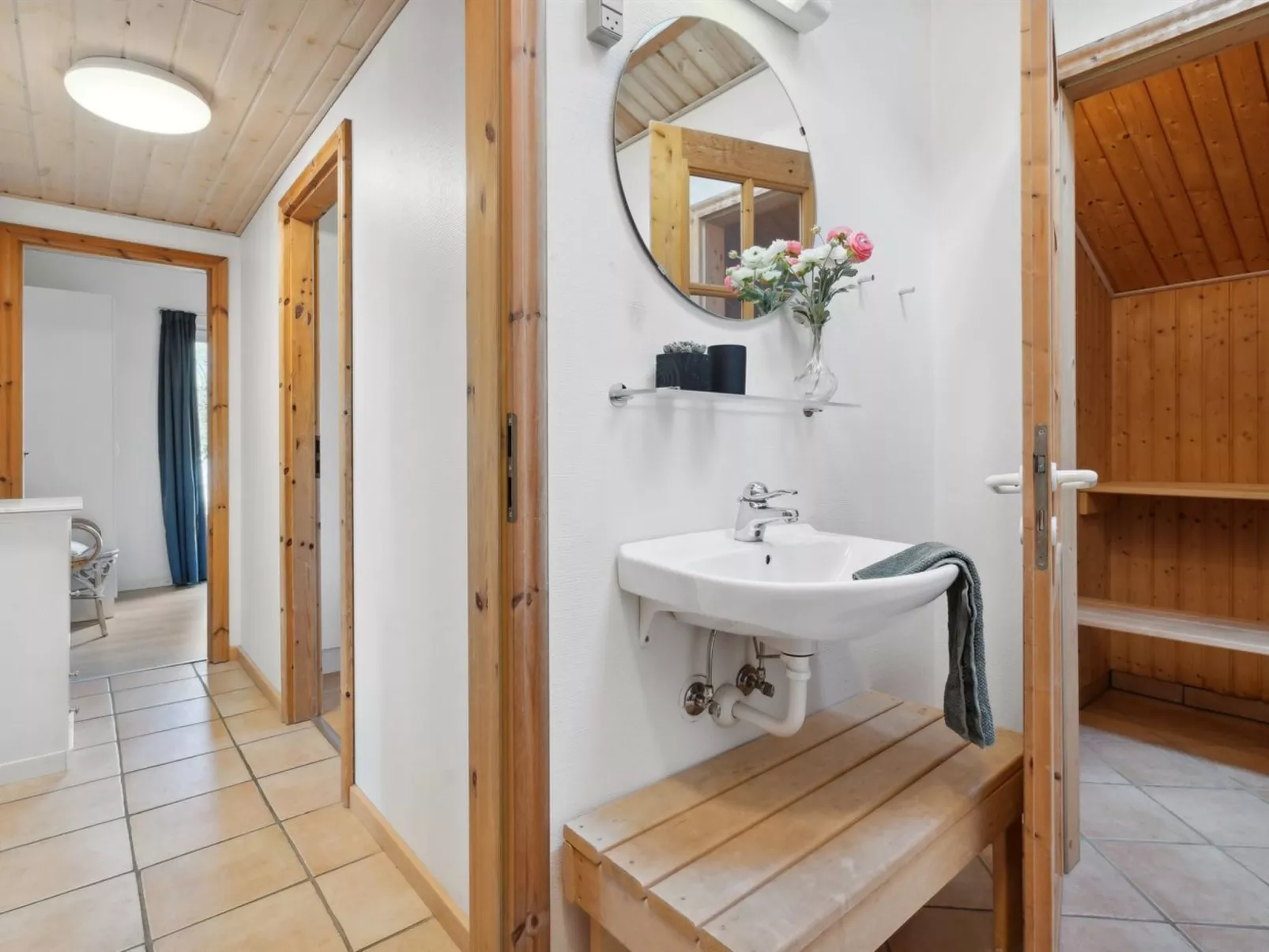 "Amanda" - 30km from the sea-Binnen