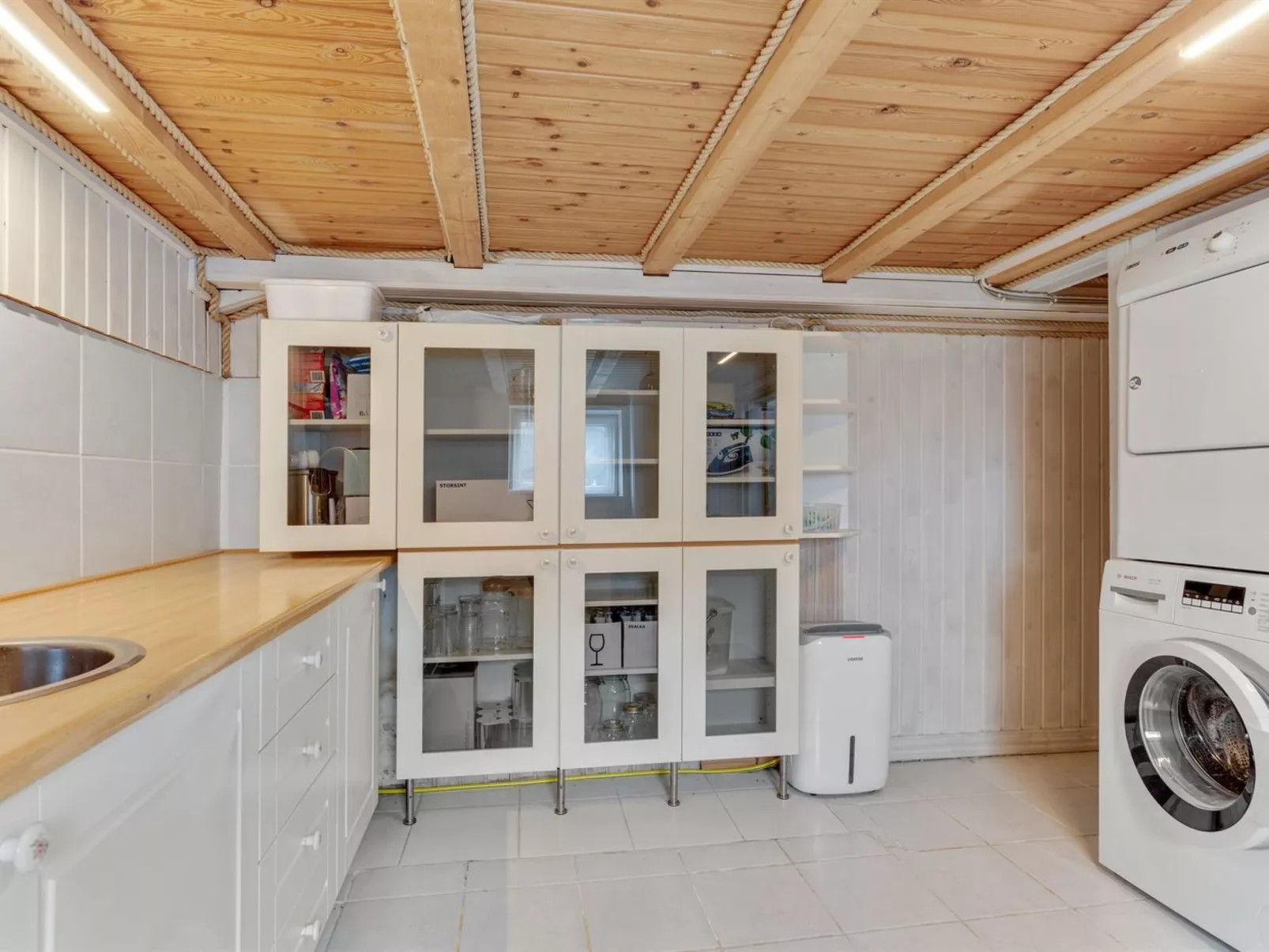 "Amely" - 500m from the sea-Binnen