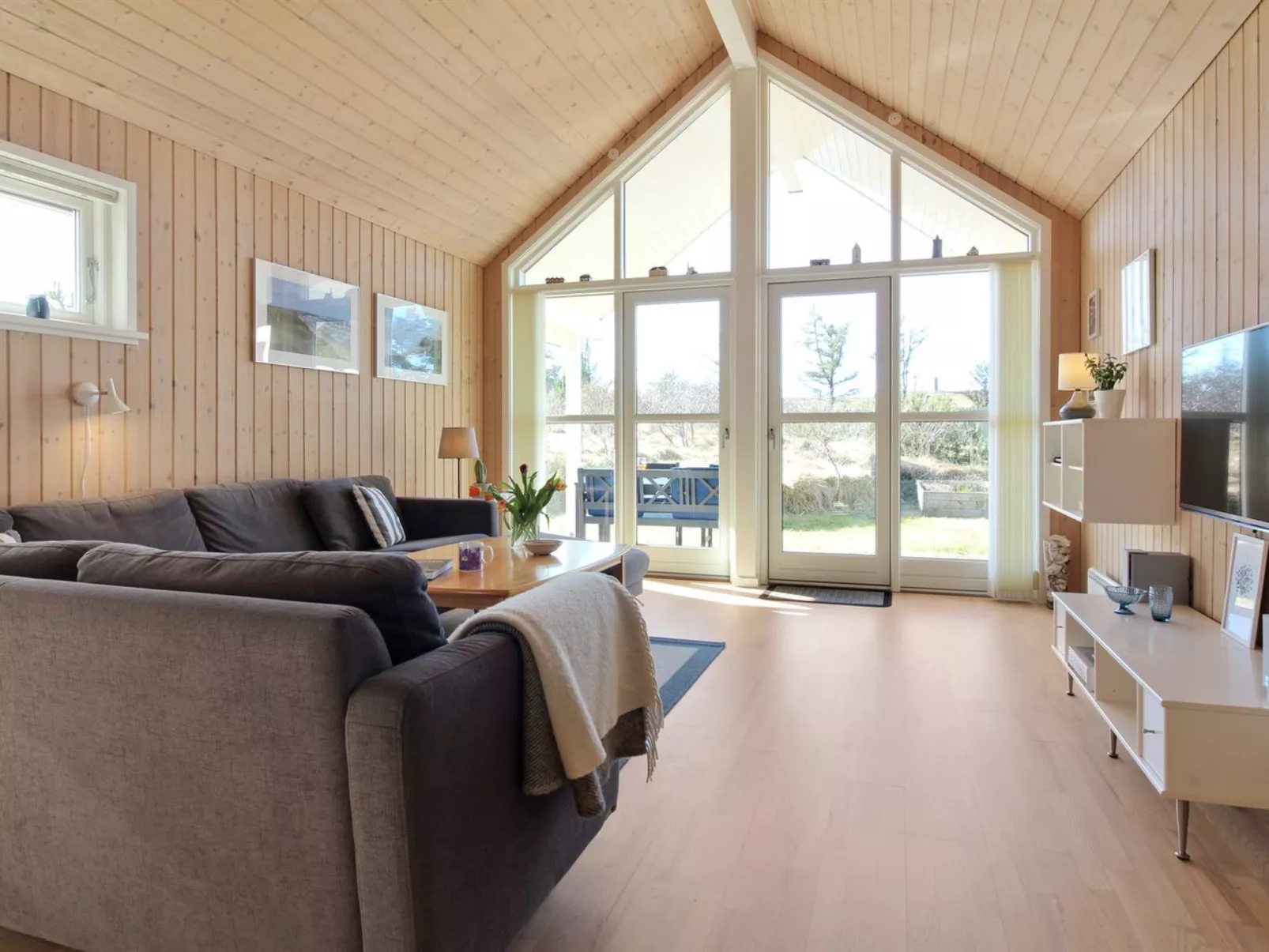 "Tilda" - 275m from the sea-Binnen