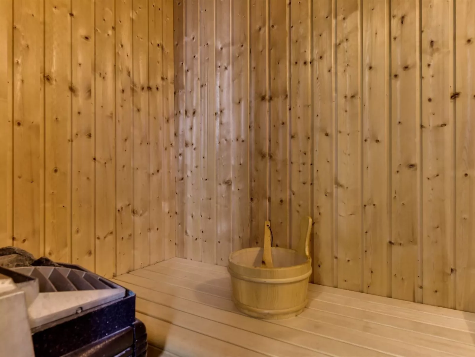 "Blomma" - 350m from the sea-Binnen