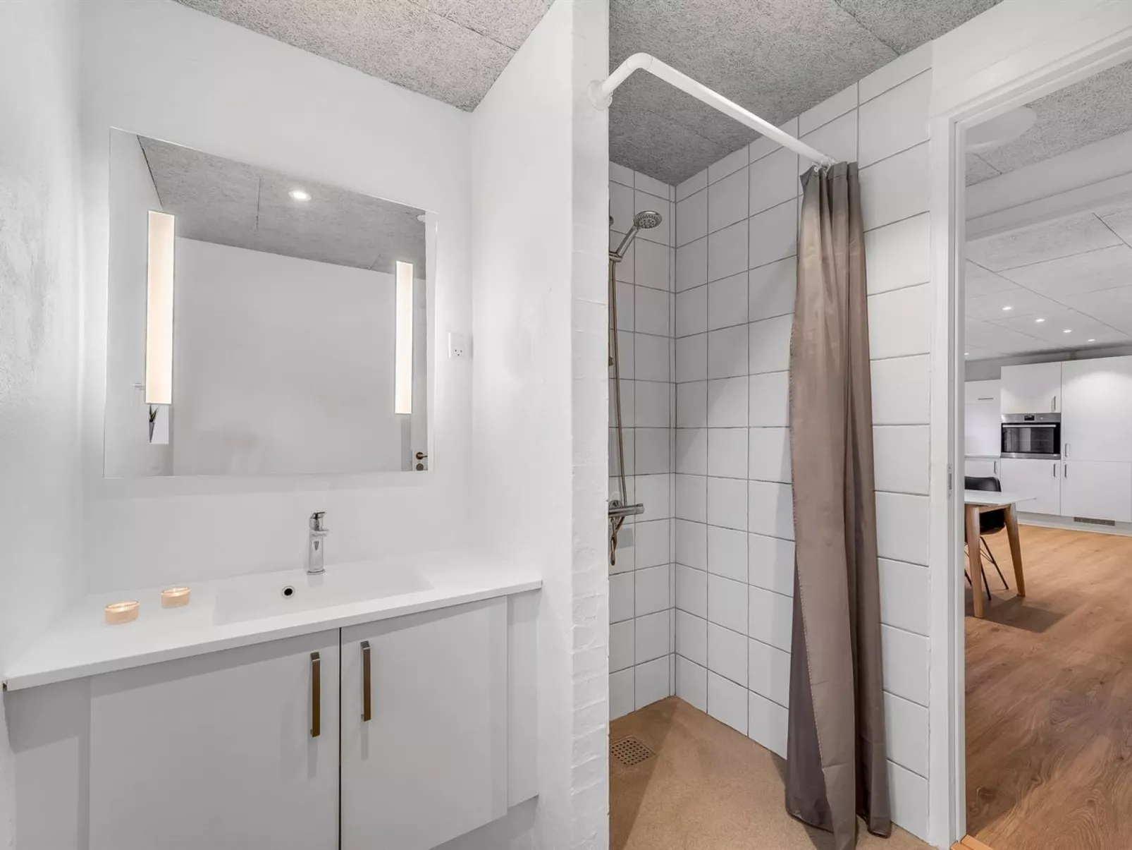 "Thana" - 1.4km from the sea-Binnen