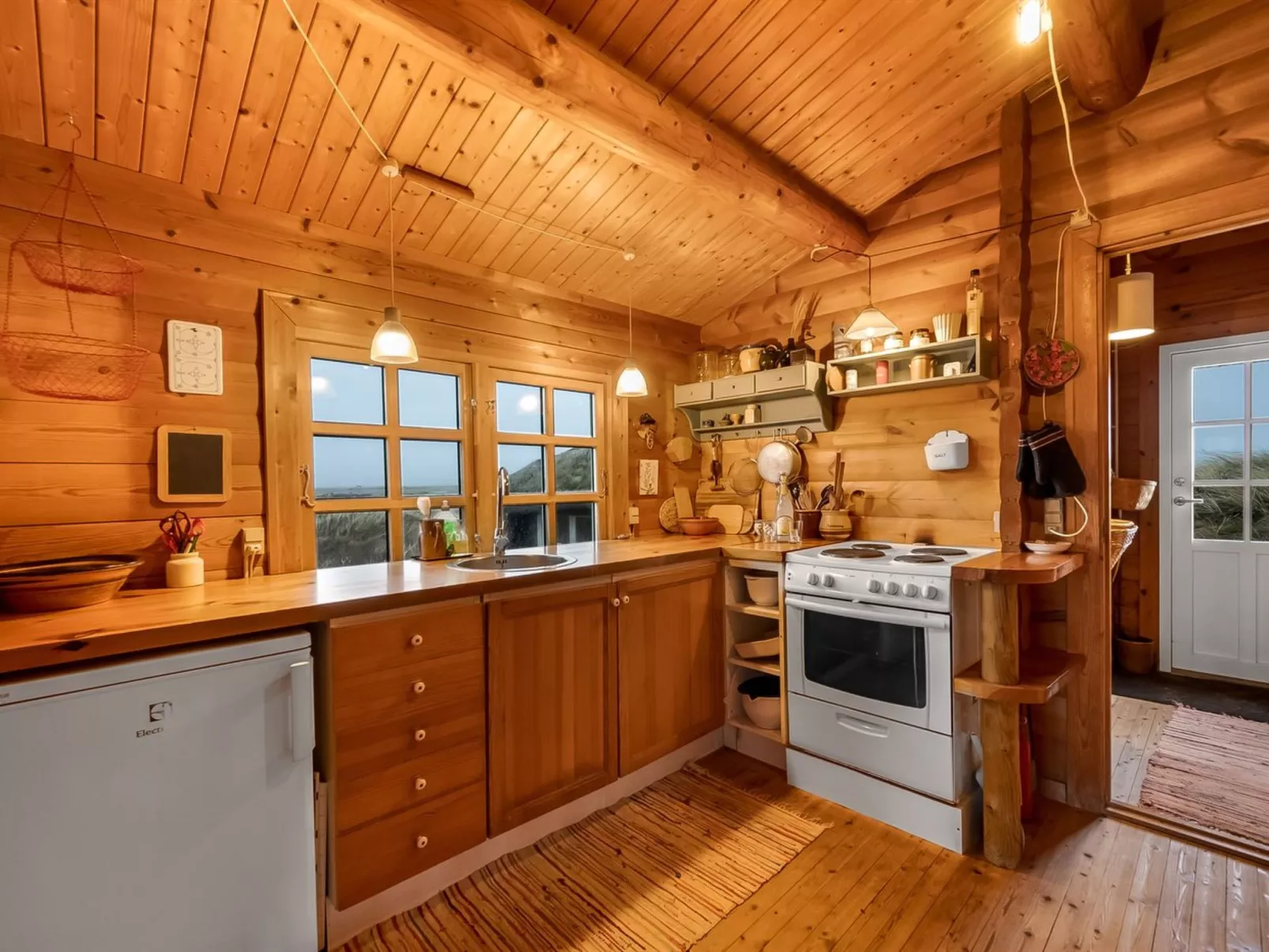 "Herfrith" -  from the sea-Binnen