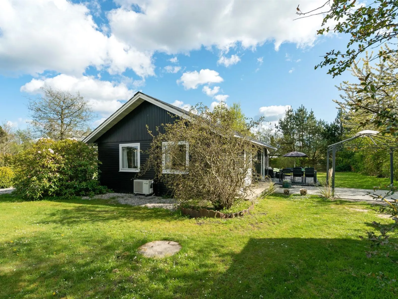 "Akira" - 500m to the fjord-Buiten