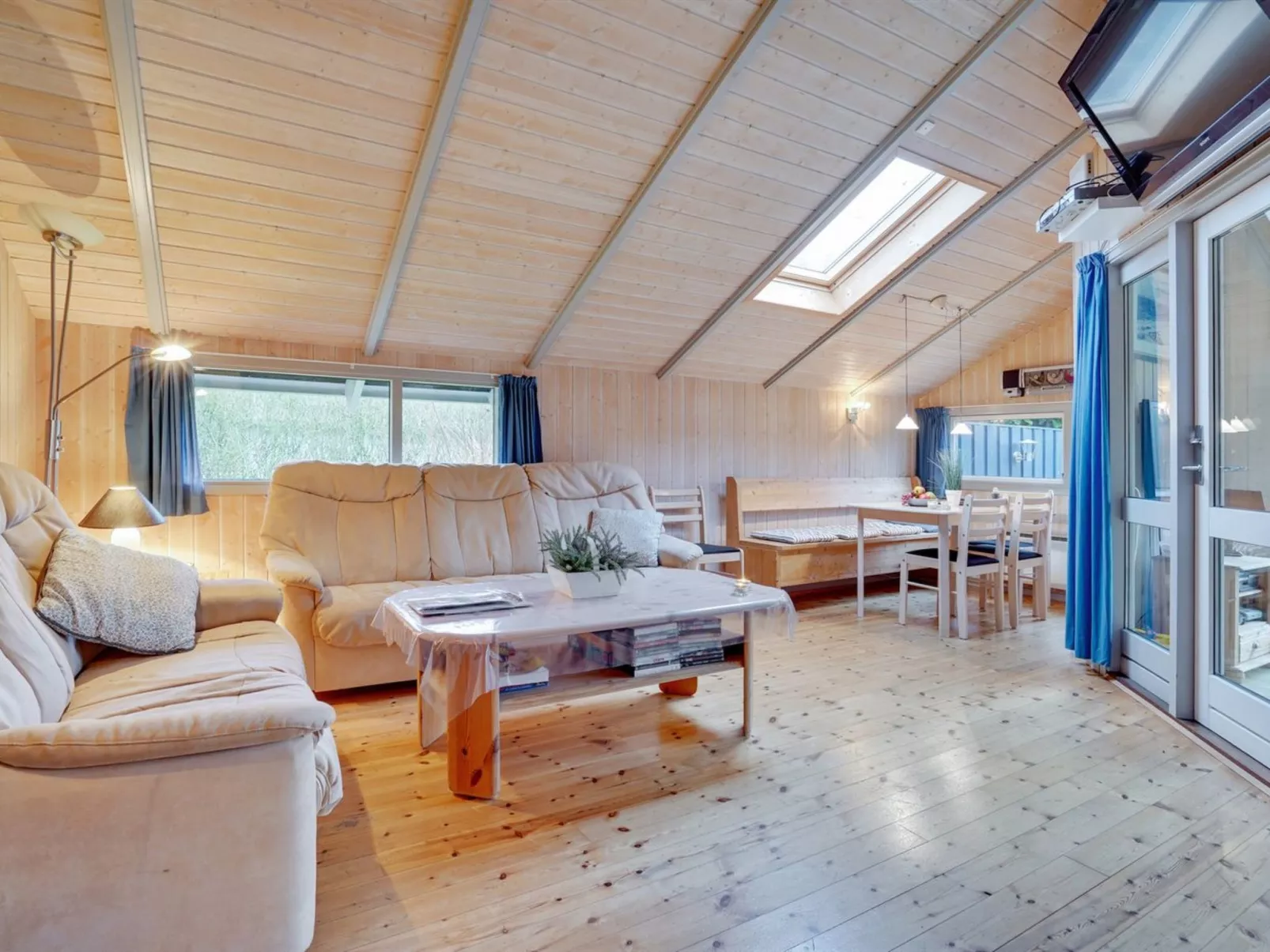 "Athislus" - 30km from the sea-Binnen