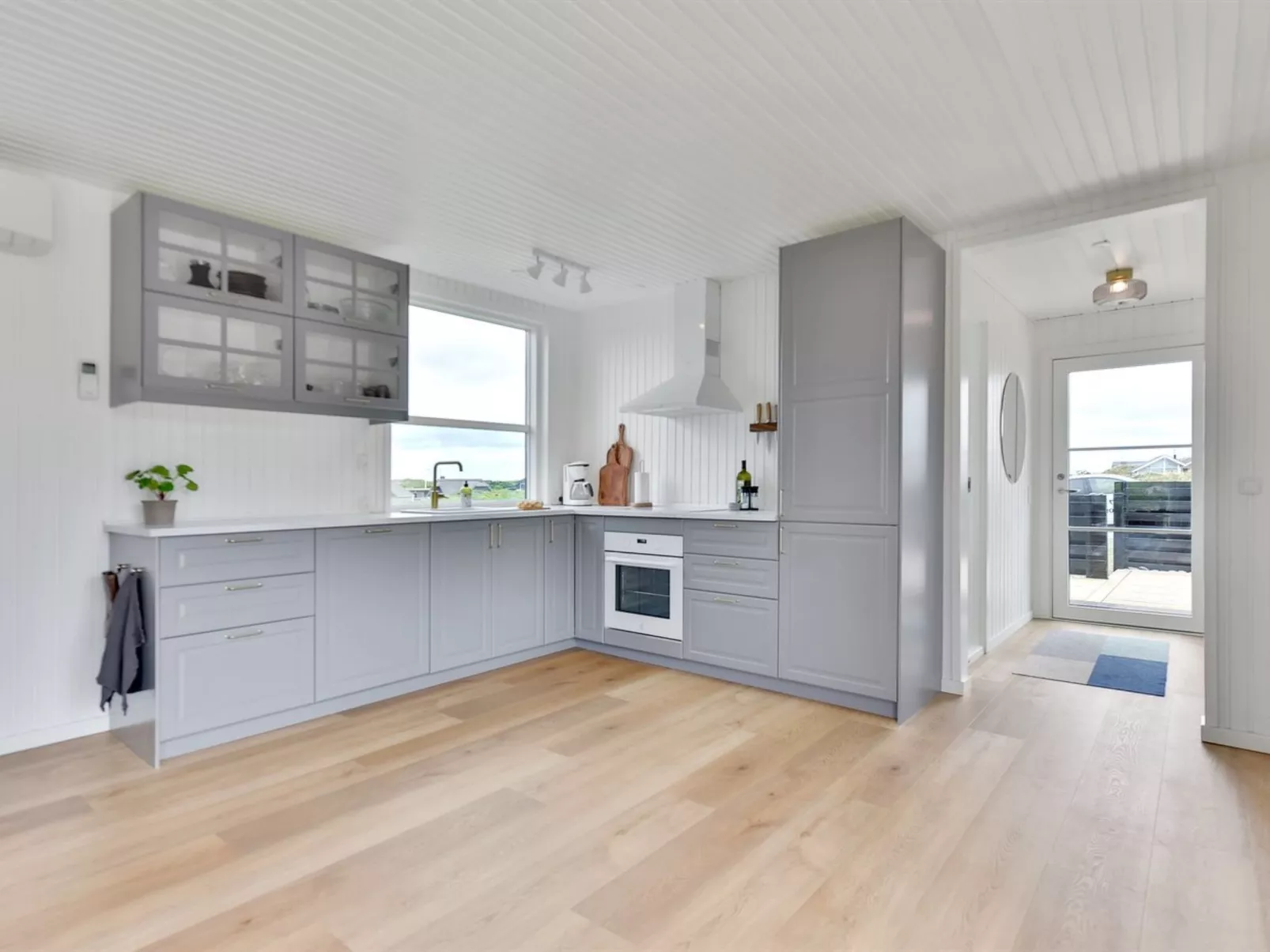 "Arvo" -  from the sea-Binnen