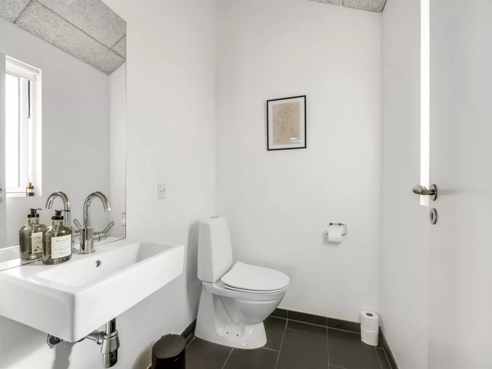 "Antonie" - 95m from the sea-Binnen