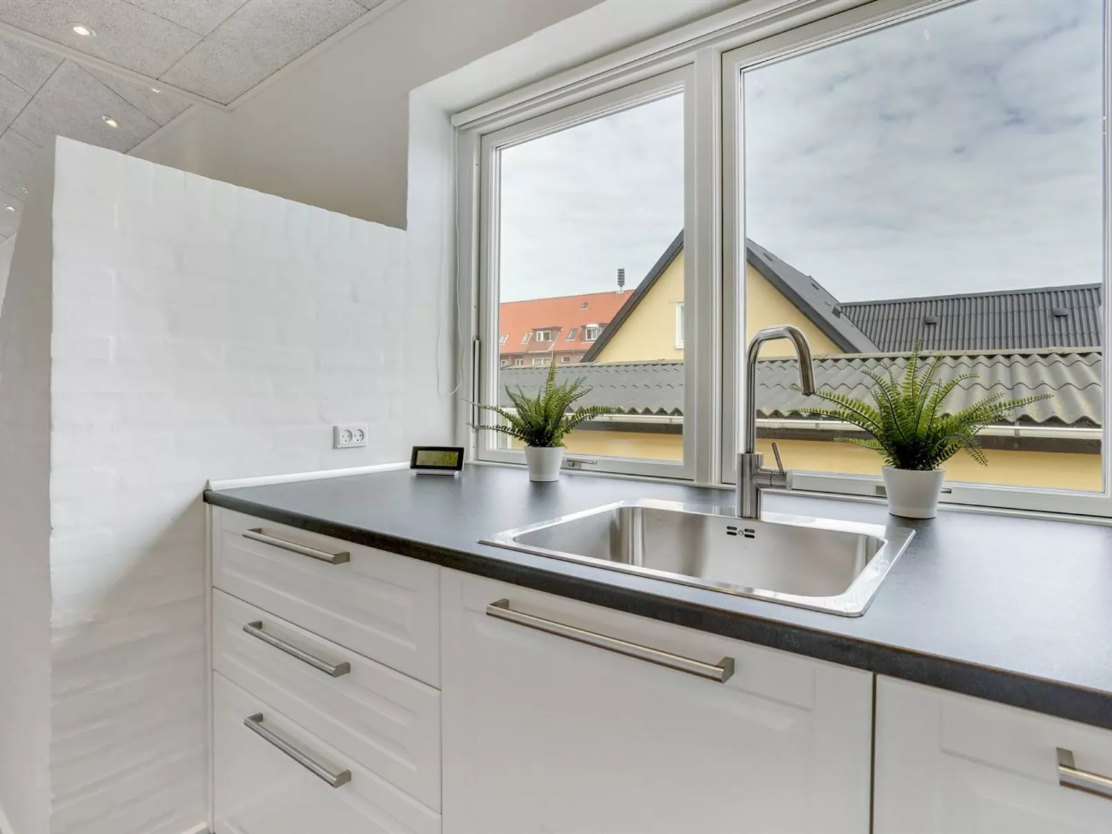 "Teodosij" - 1.1km from the sea-Binnen