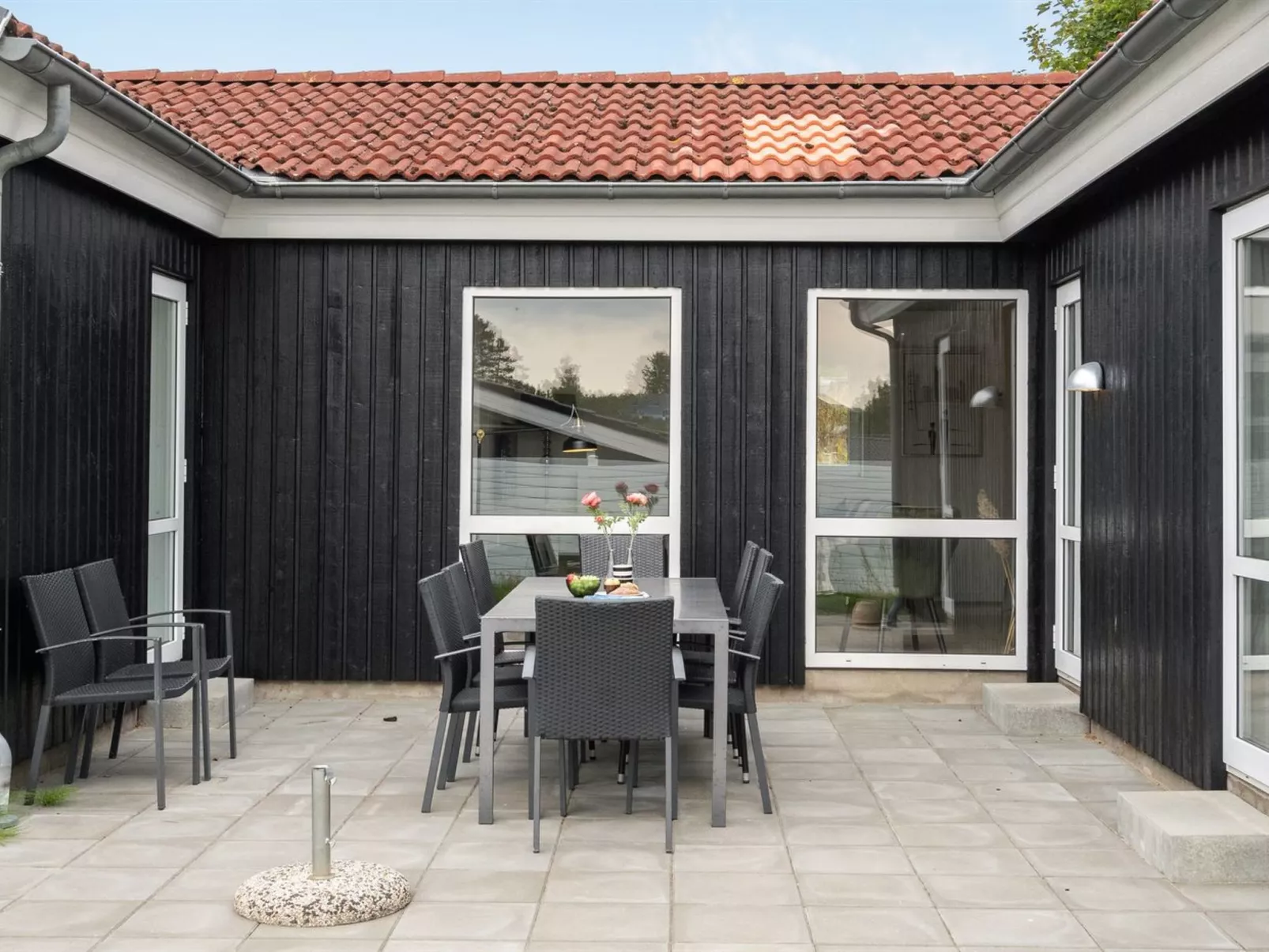 "Bjarki" - 800m from the sea-Buiten