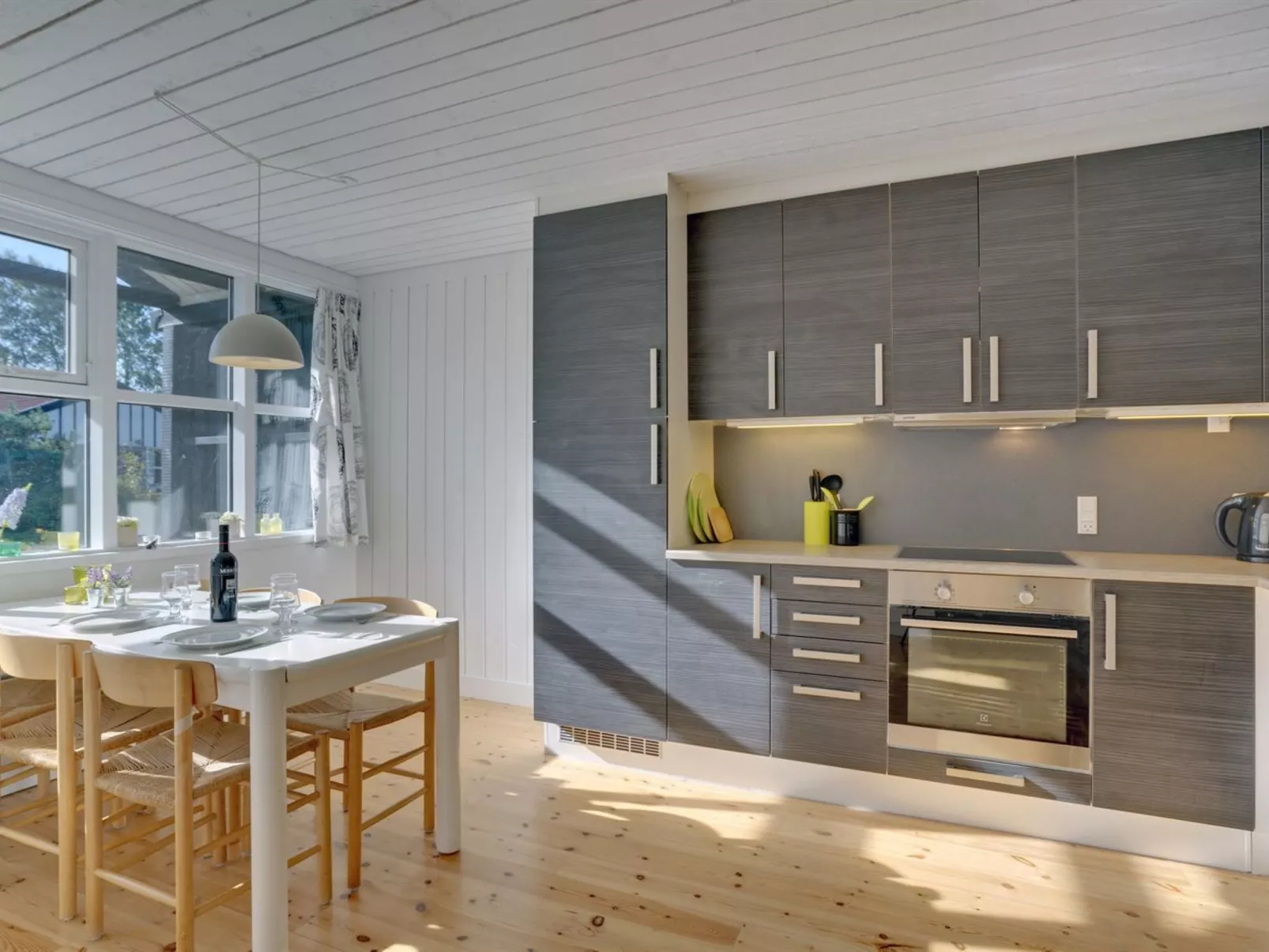 "Bergit" - 55m from the sea-Binnen