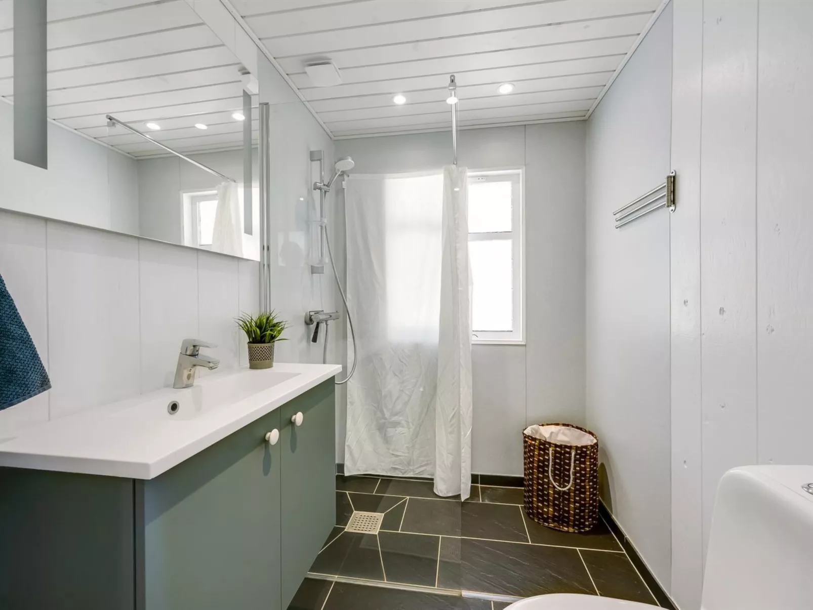 "Marise" -  from the sea-Binnen