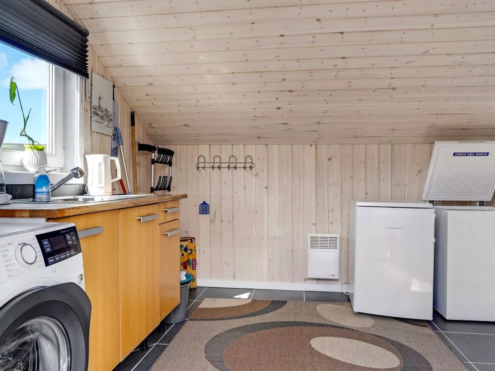 "Henning" -  from the sea-Binnen