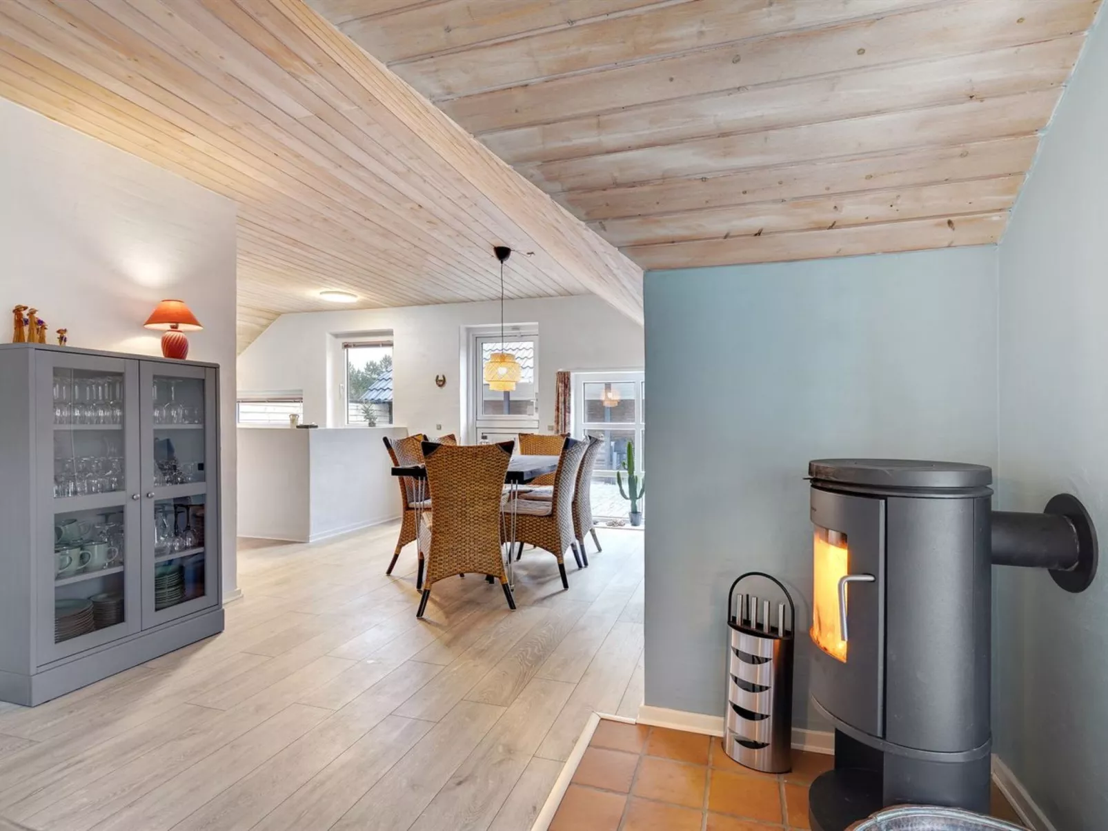 "Lumi" - 800m from the sea-Binnen