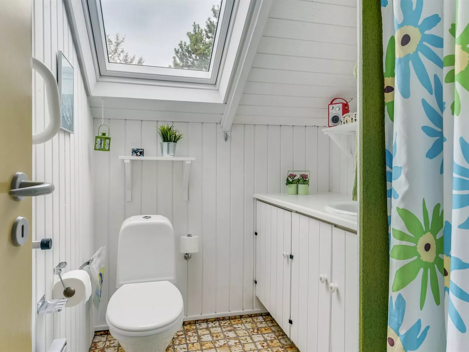 "Hjalmine" - 250m from the sea-Binnen