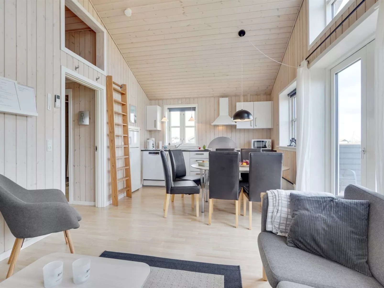 "Evin" - 800m from the sea-Binnen