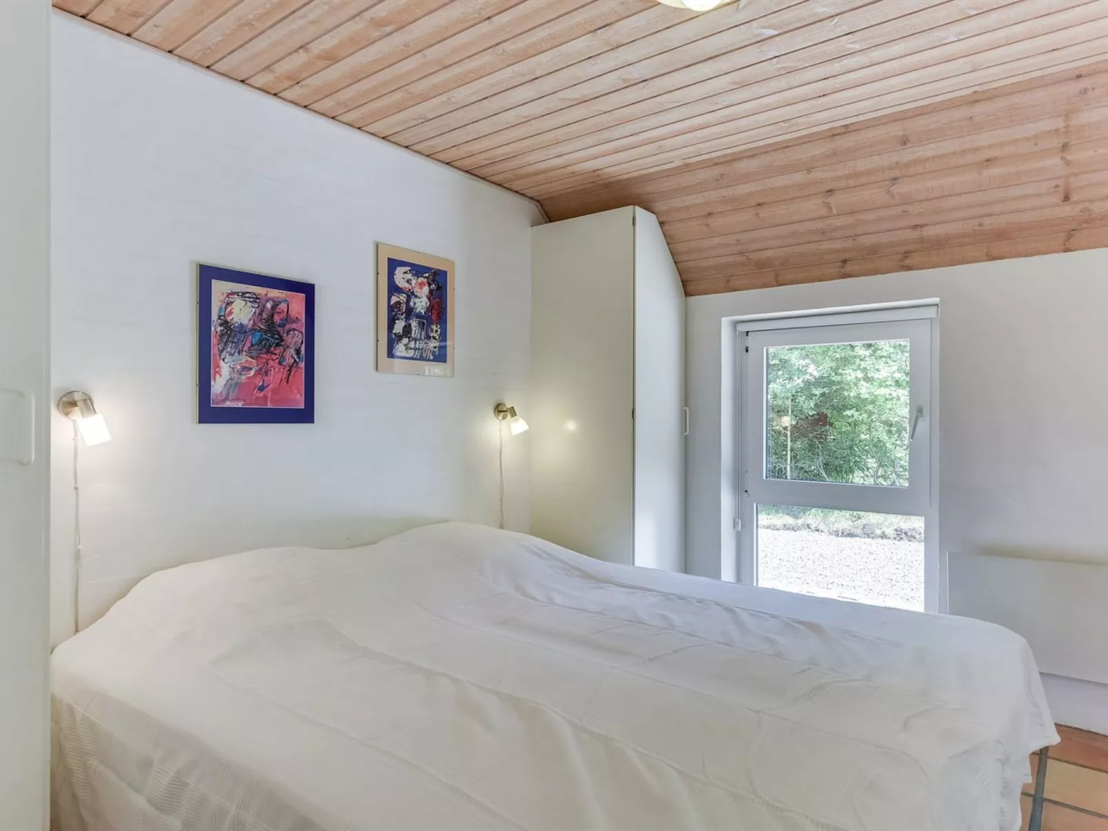 "Laetitita" -  from the sea-Binnen