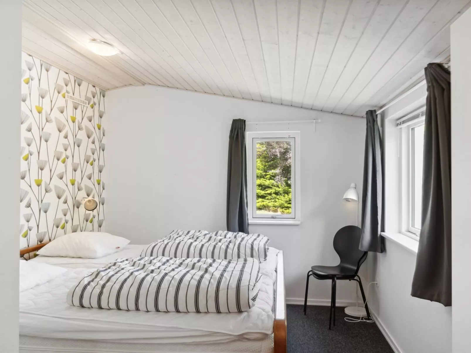 "Self" - 400m to the fjord-Binnen