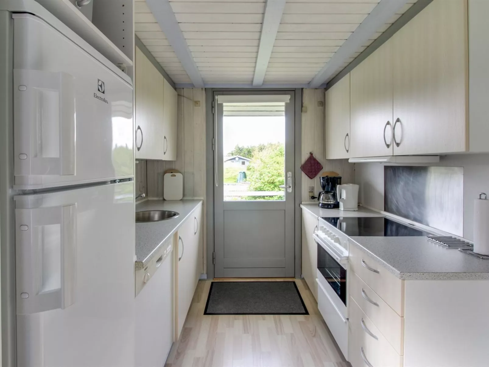 "Holte" - 700m to the fjord-Binnen