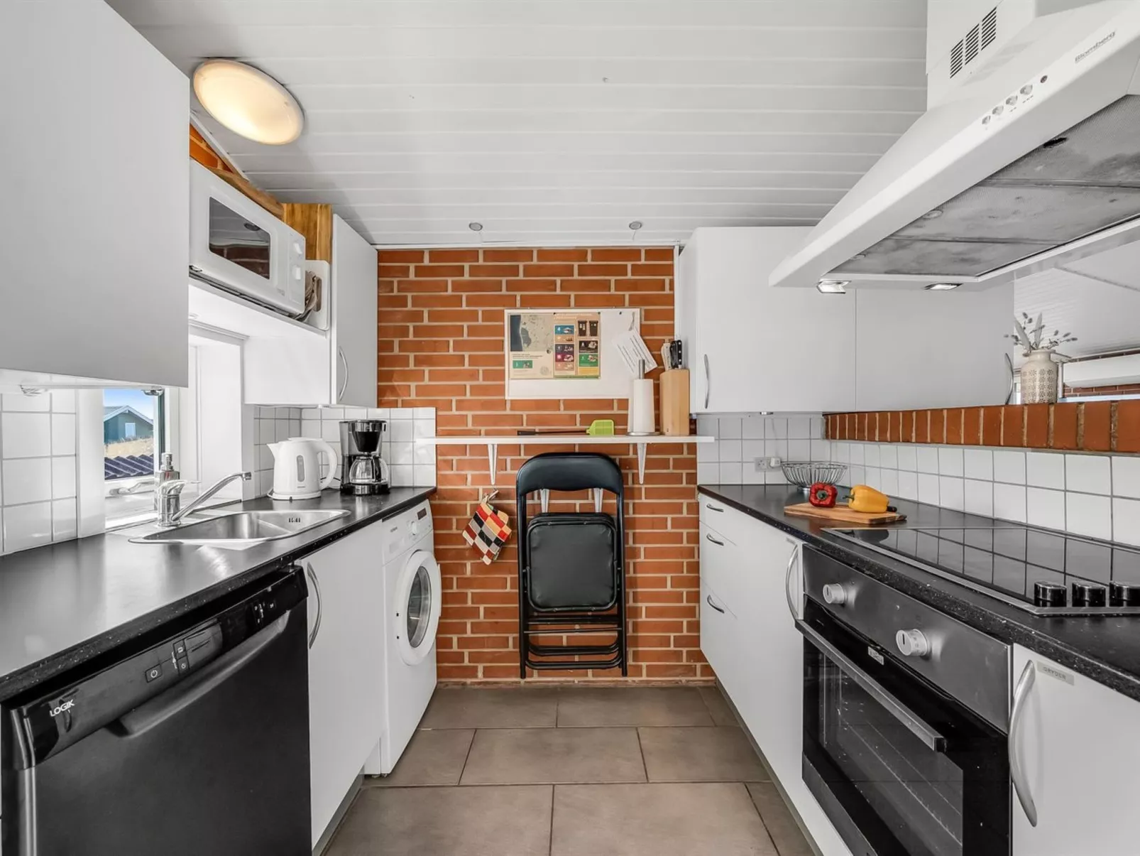 "Fia" -  from the sea-Binnen