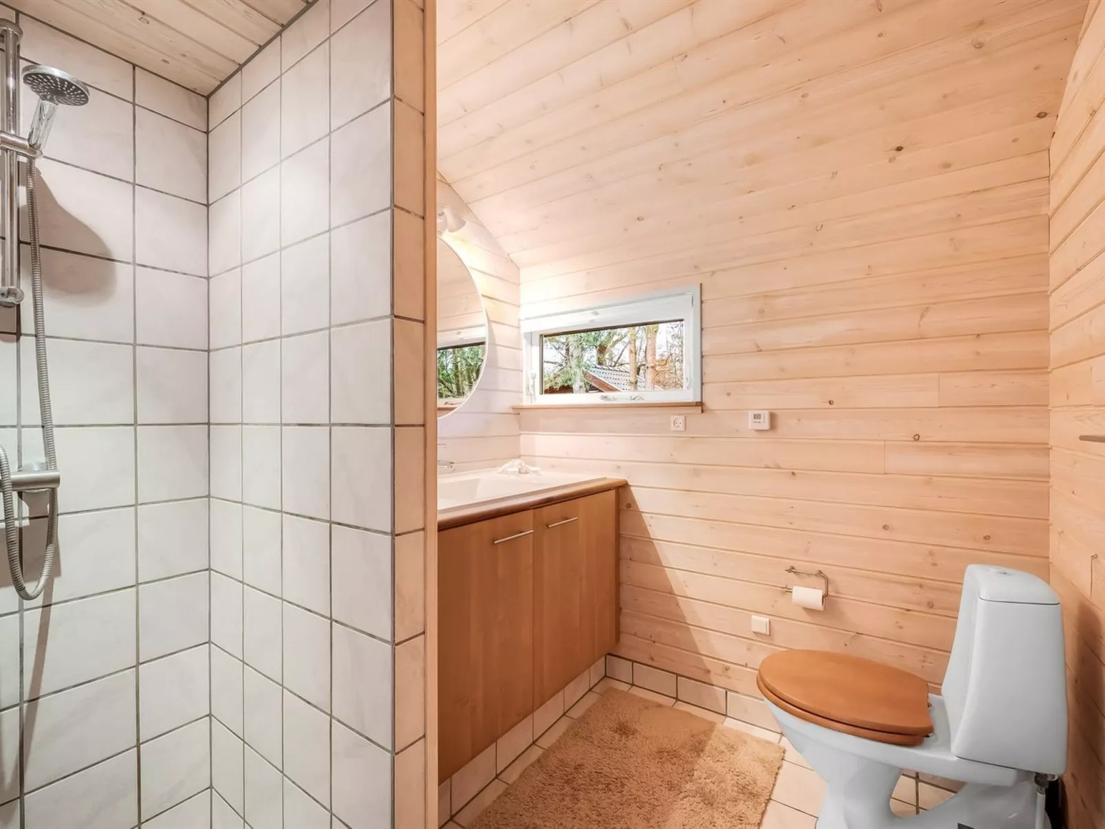 "Aman" - 700m to the fjord-Binnen