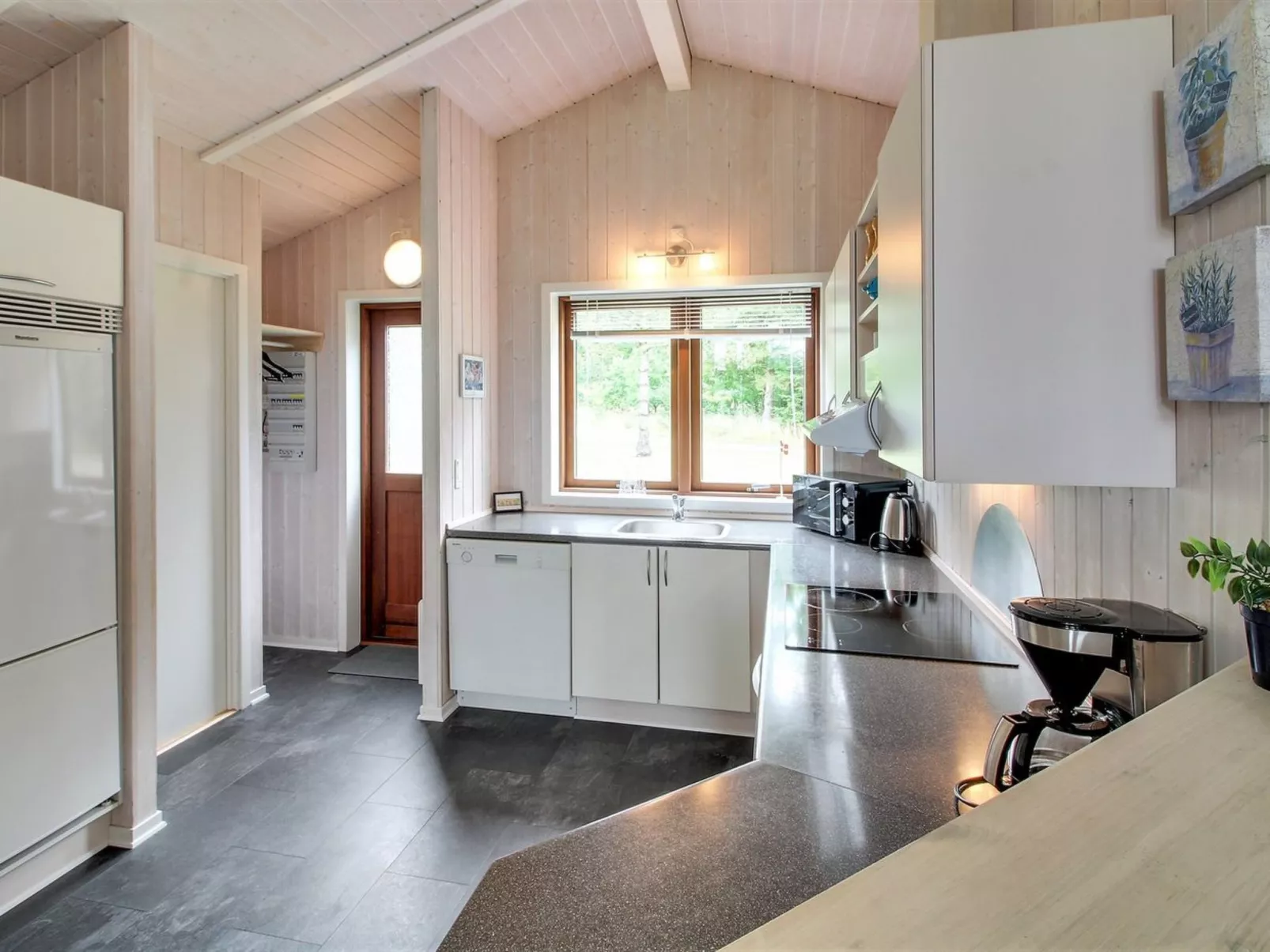 "Arvi" - 30km from the sea-Binnen