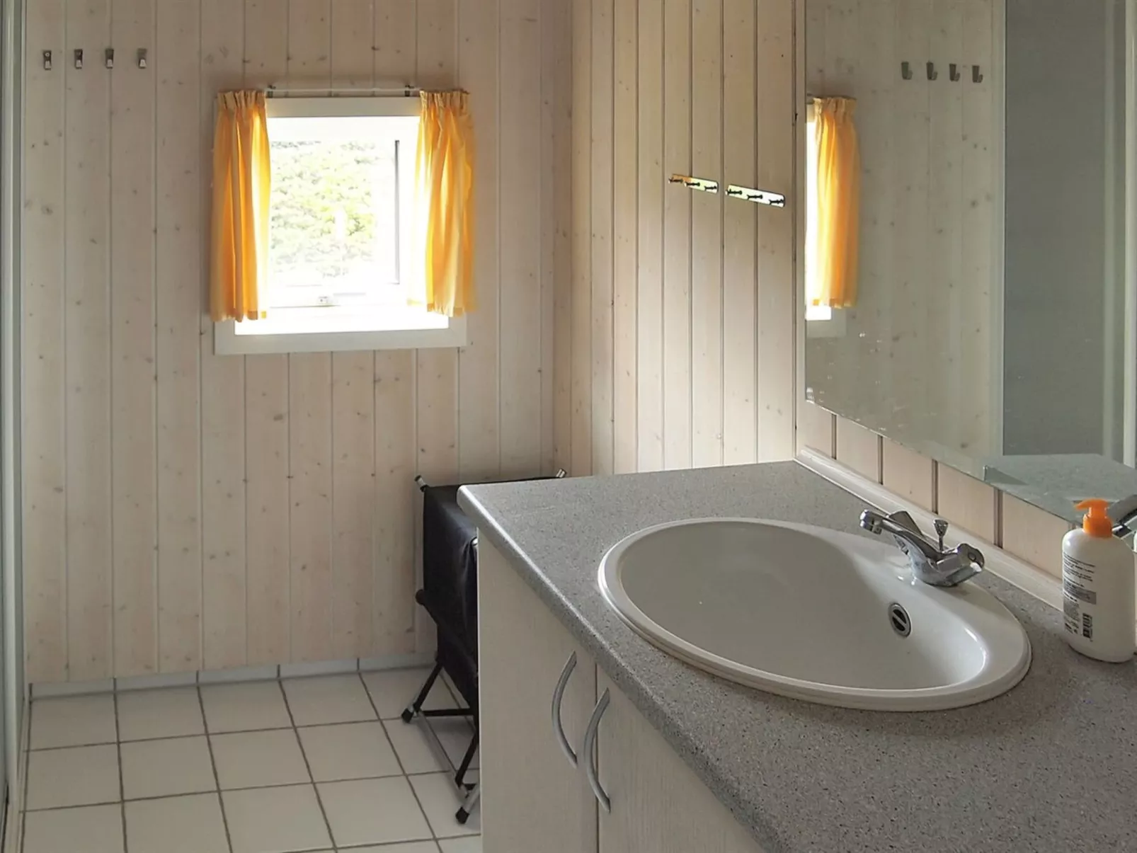 "Stenkil" - 250m from the sea-Binnen