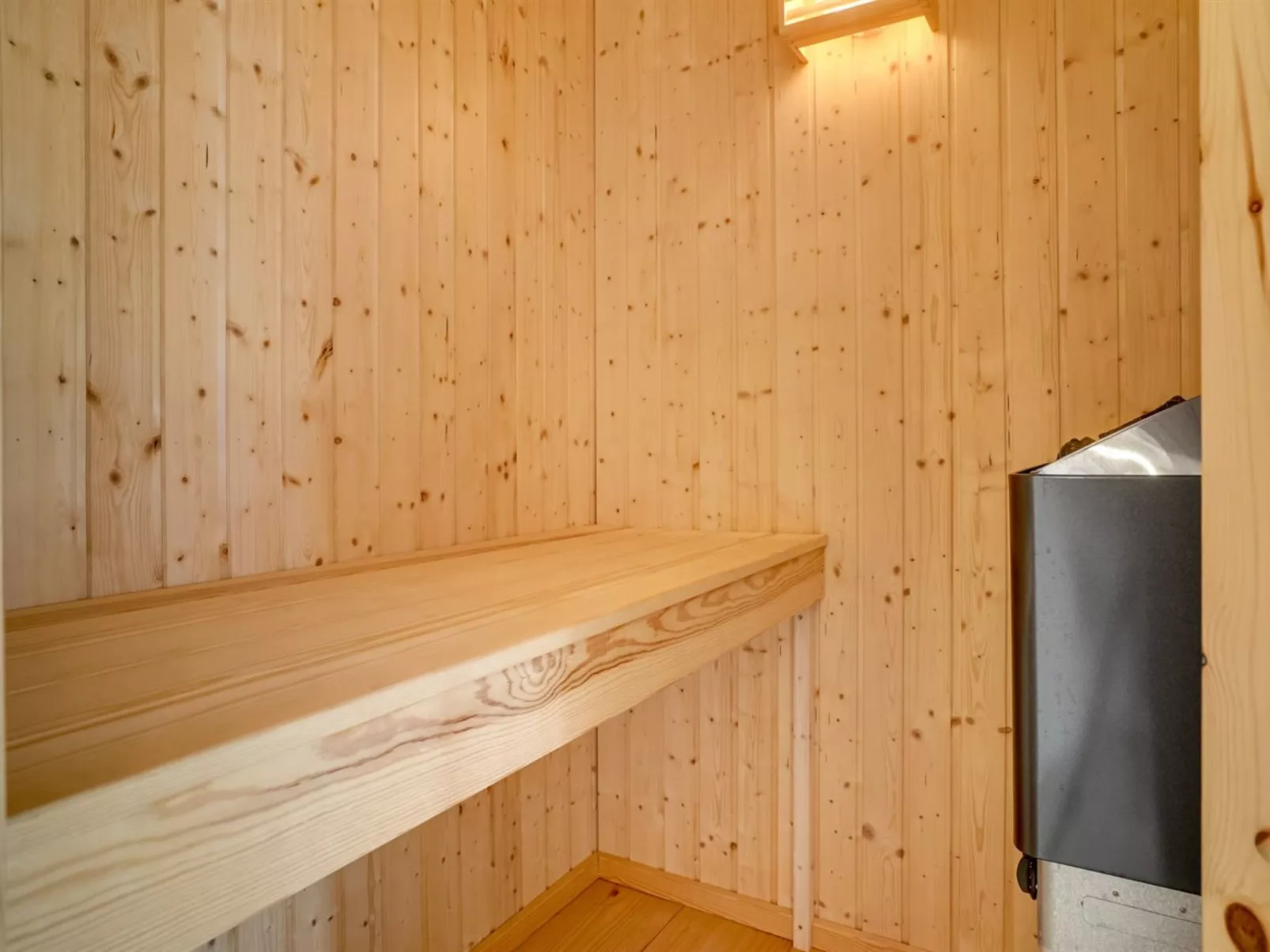 "Kali" - 900m to the fjord-Binnen