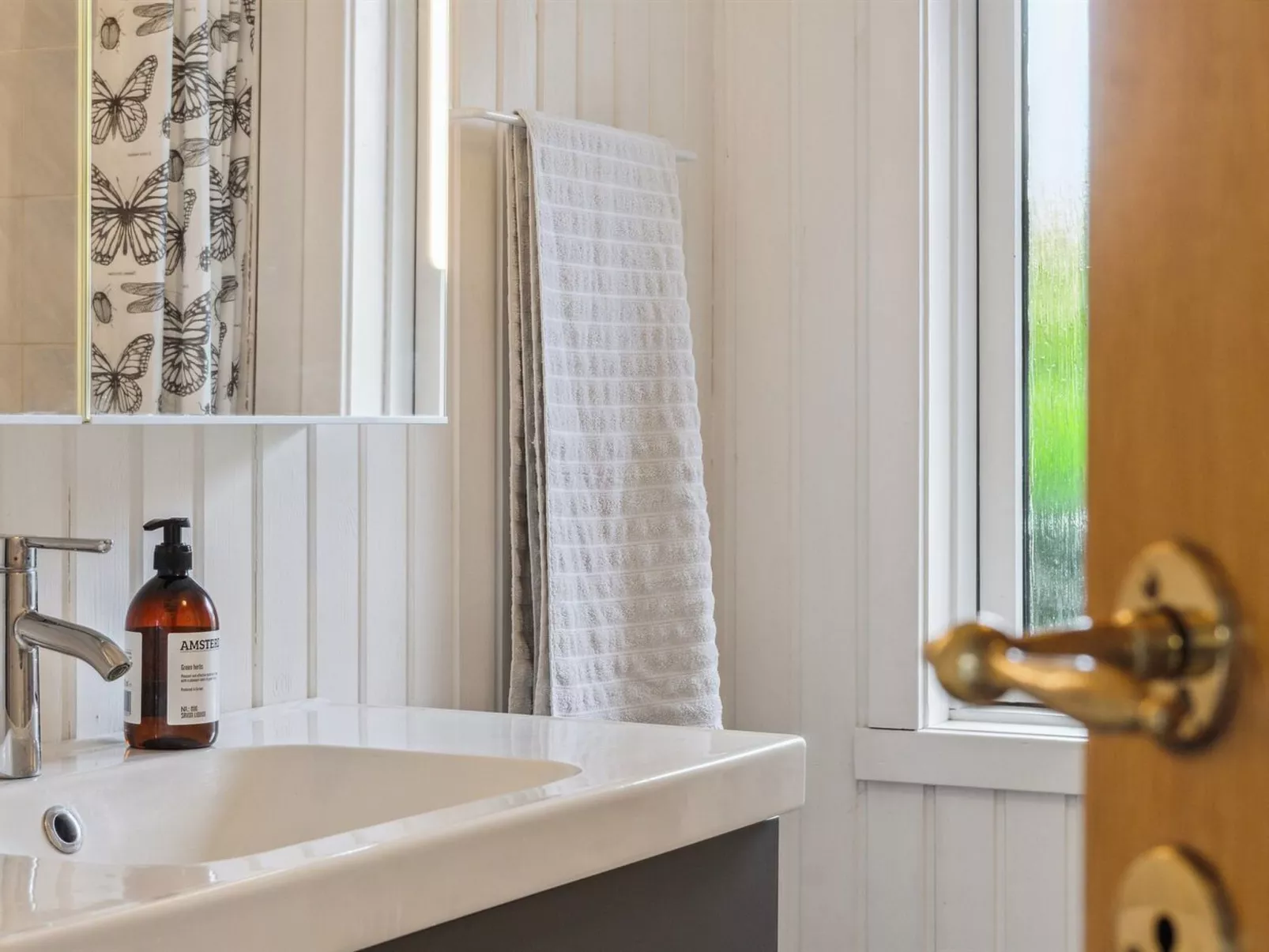 "Margit" - 10m from the sea-Binnen