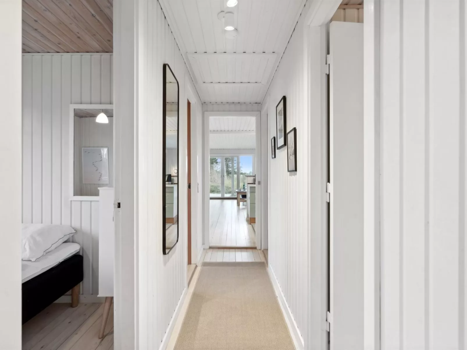 "Arho" - 75m from the sea-Binnen