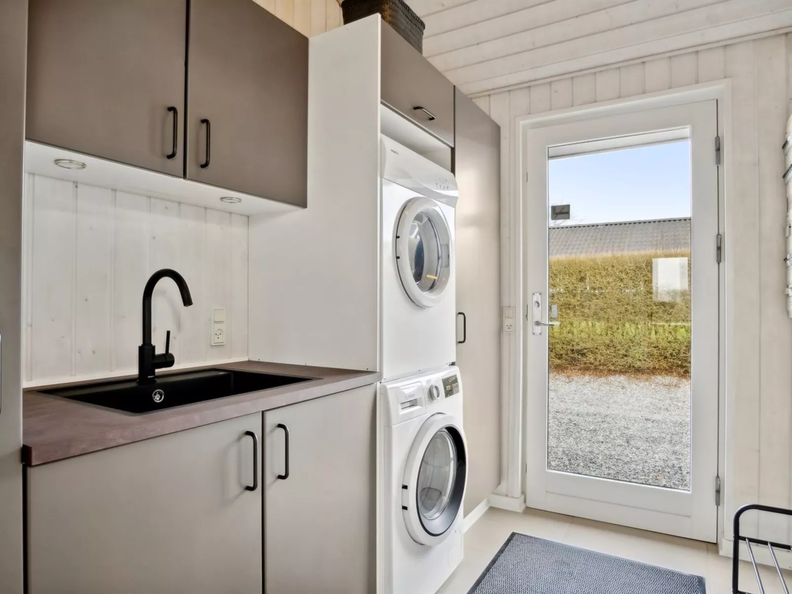 "Sylvana" - 400m from the sea-Binnen