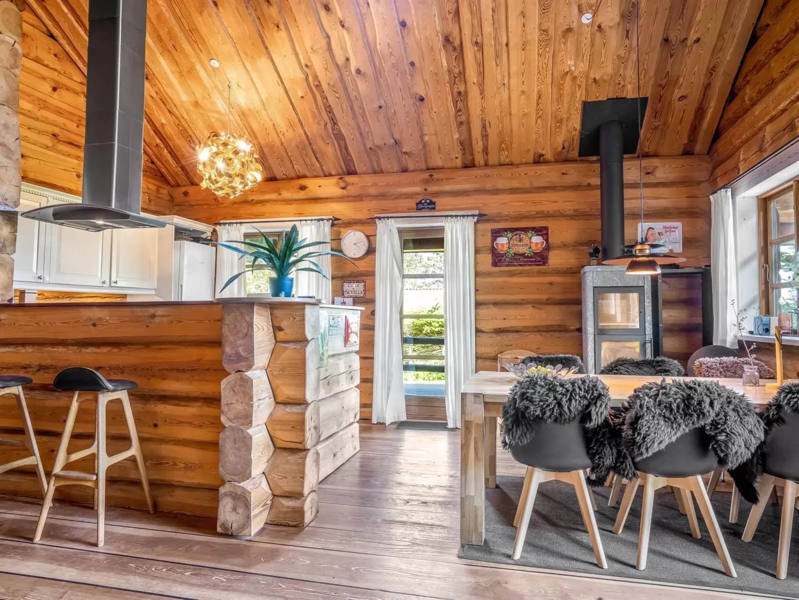 "Stamen" - 200m from the sea-Binnen