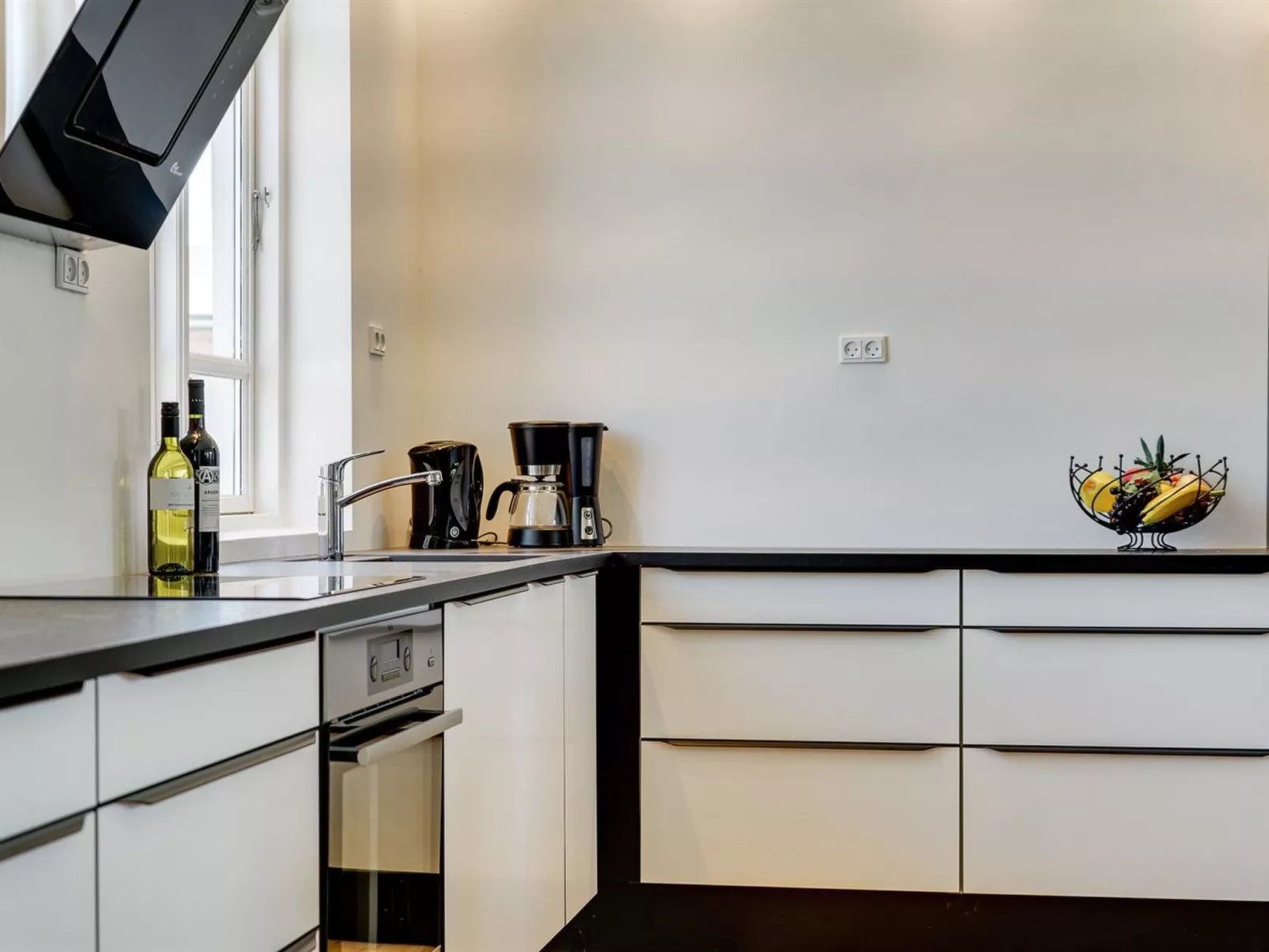 "Elnara" - 900m from the sea-Binnen