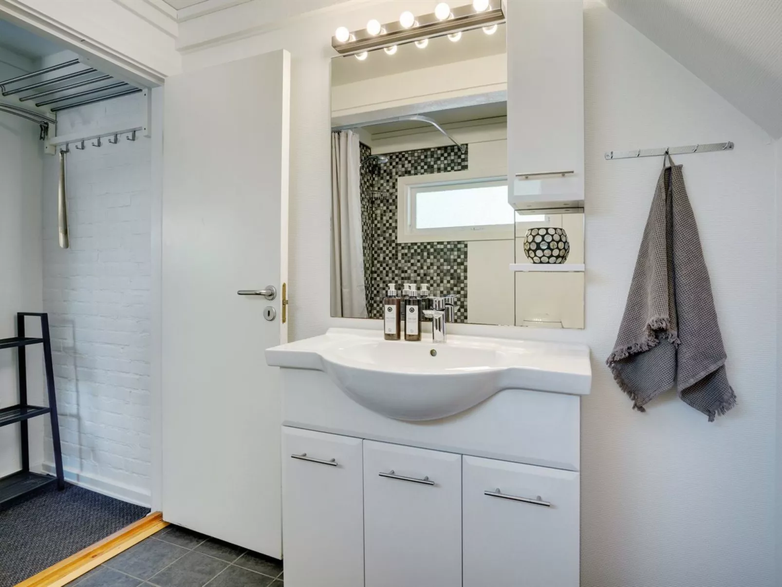 "Elina" - 500m from the sea-Binnen