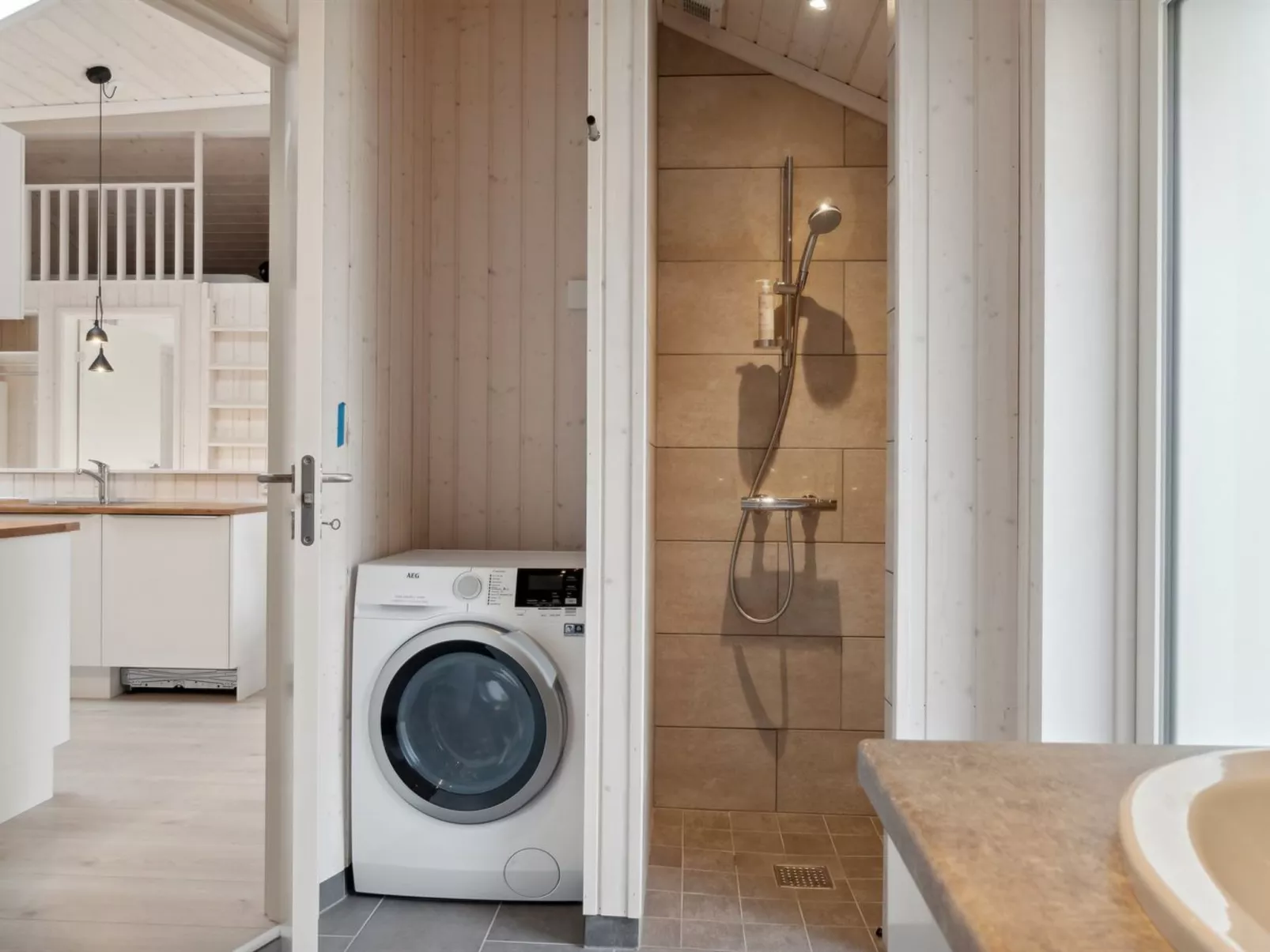 "Jonnhild" - 450m from the sea-Binnen