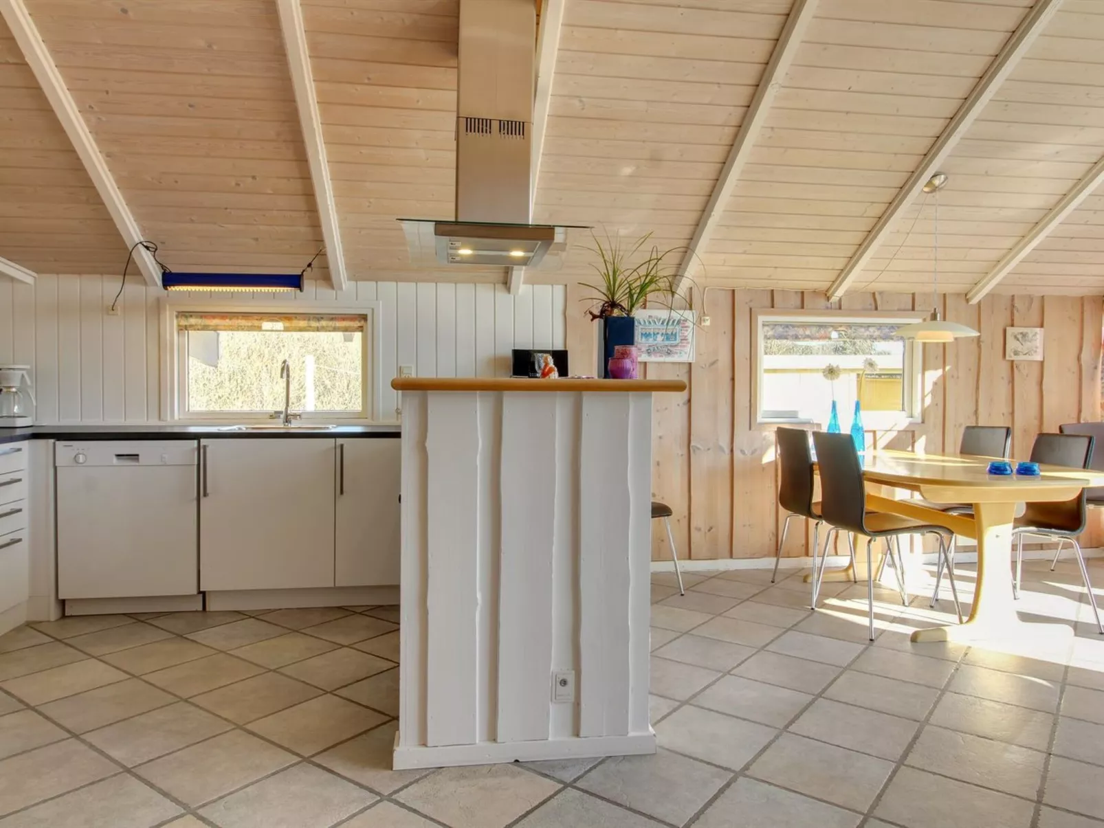 "Uma" - 400m from the sea-Binnen