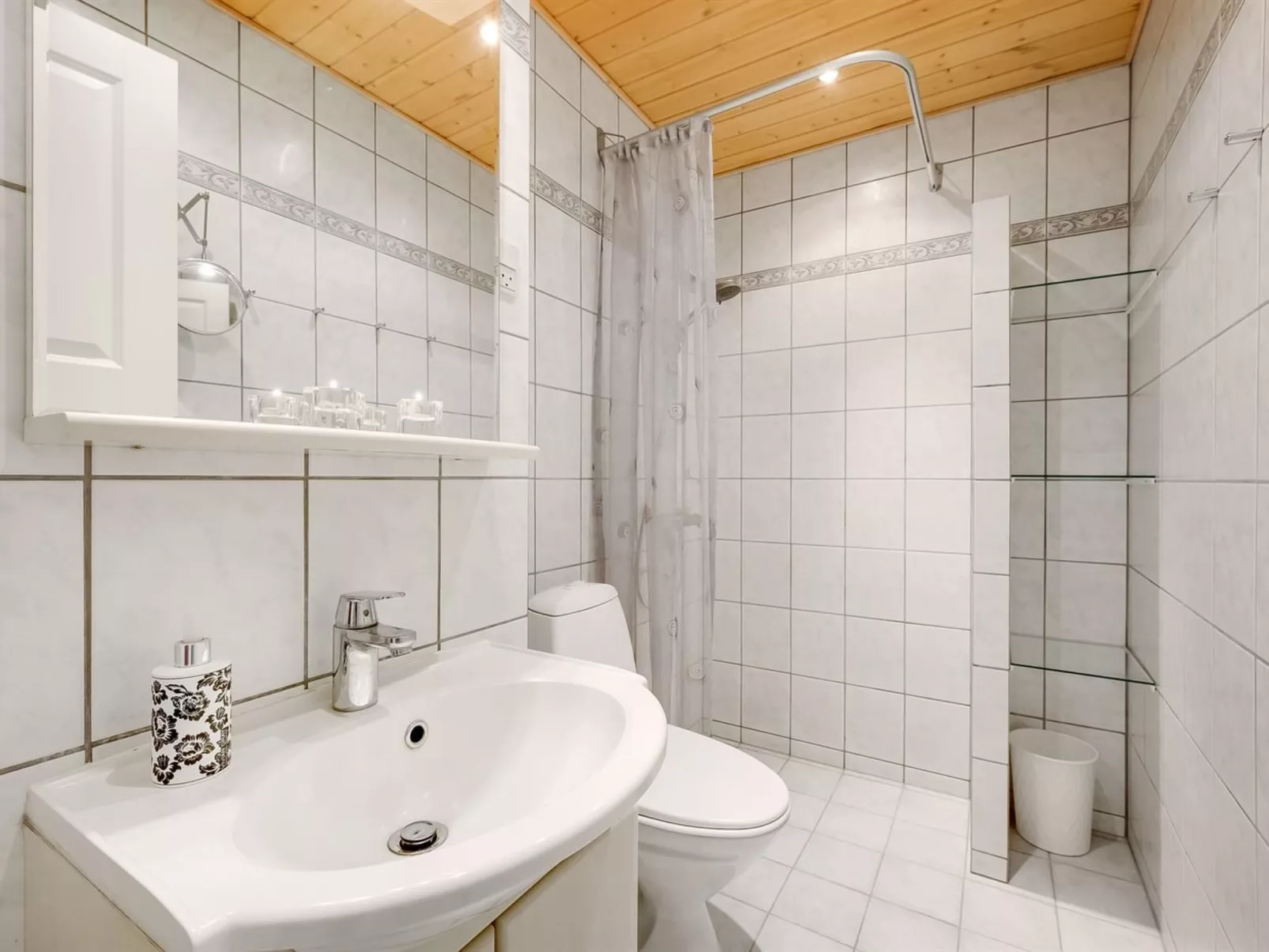 "Raimo" - 50m from the sea-Binnen