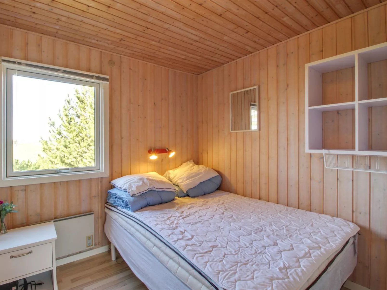 "Yanne" - 400m from the sea-Binnen