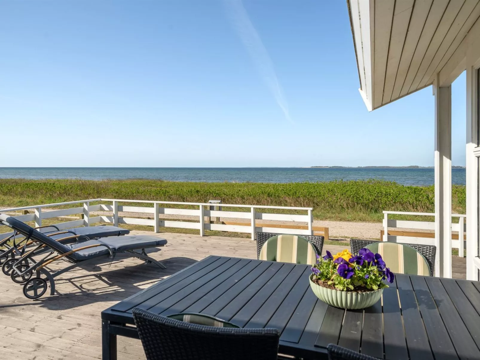 "Arnwith" - 20m from the sea-Buiten