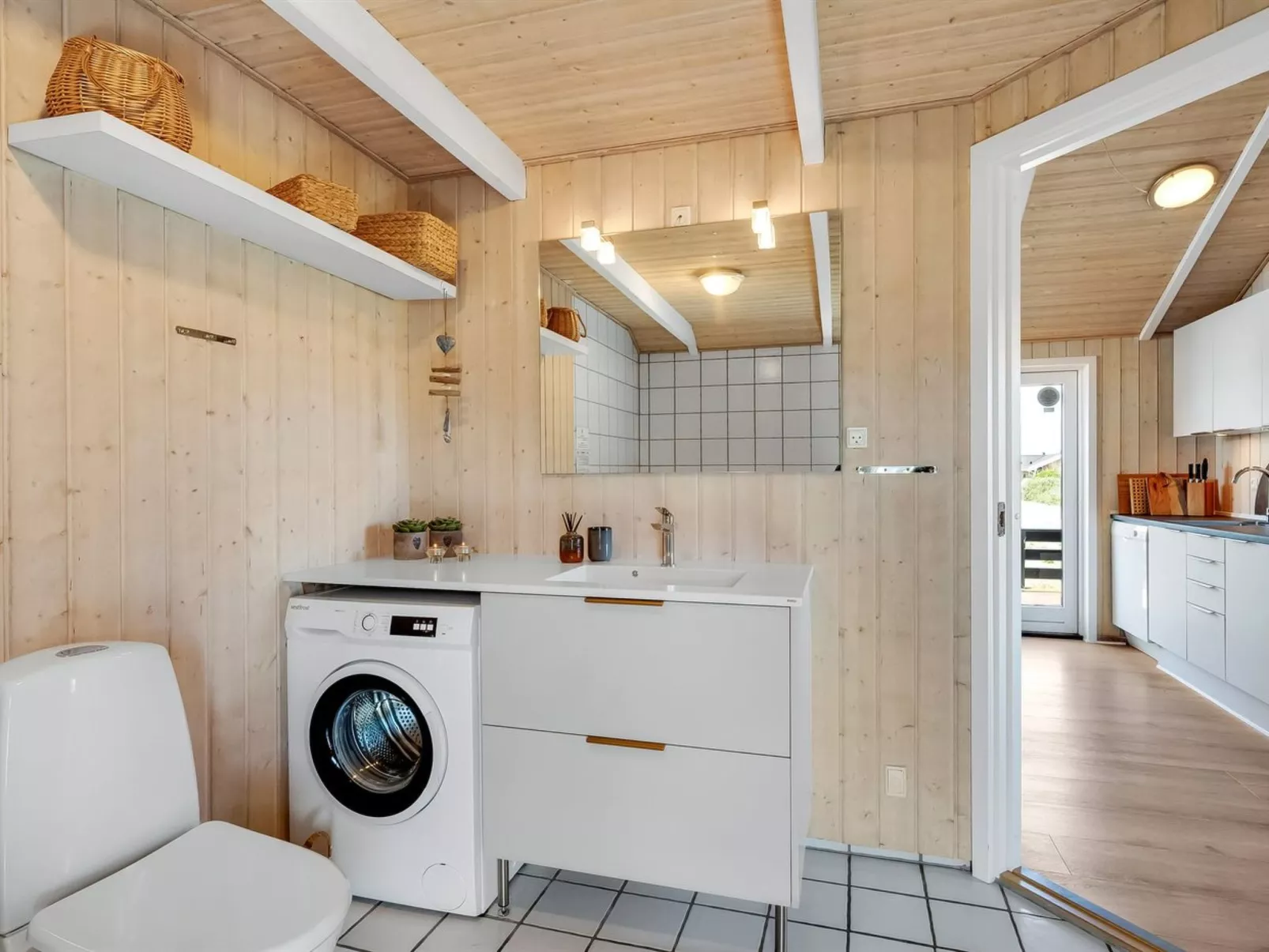 "Fejzo" - 700m to the fjord-Binnen