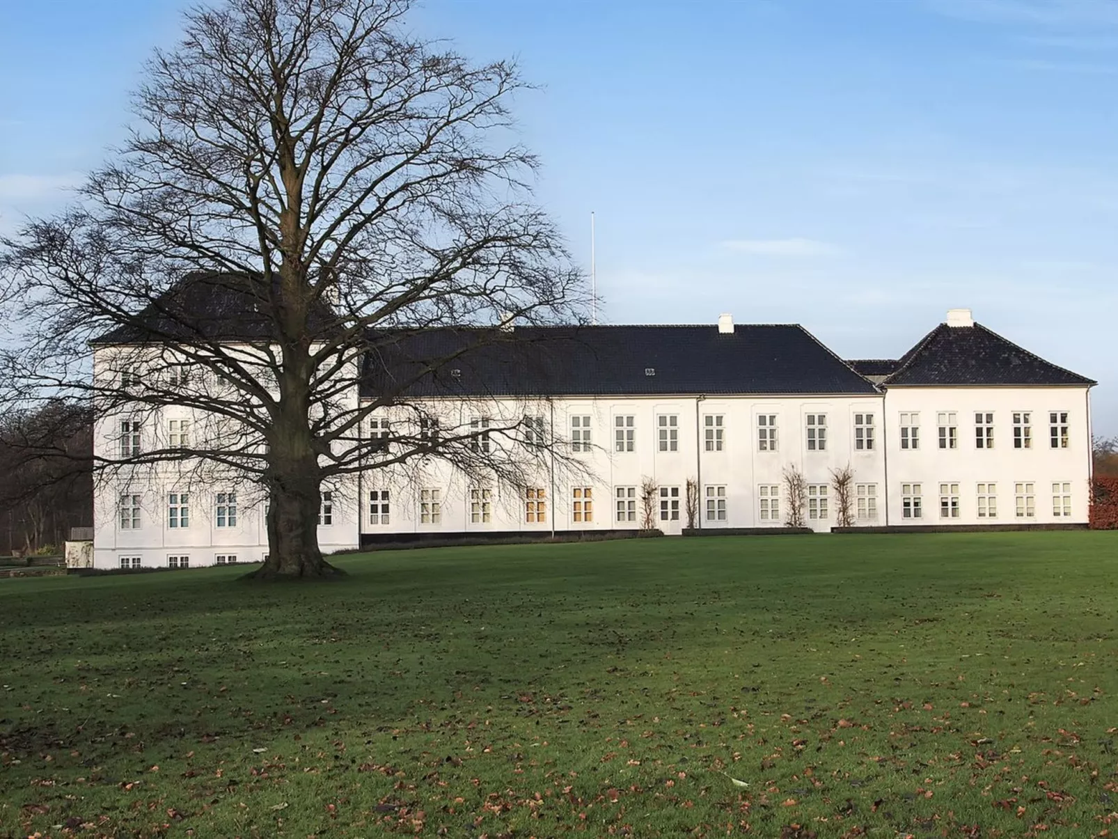 "Babette" - 75m to the fjord-Buiten