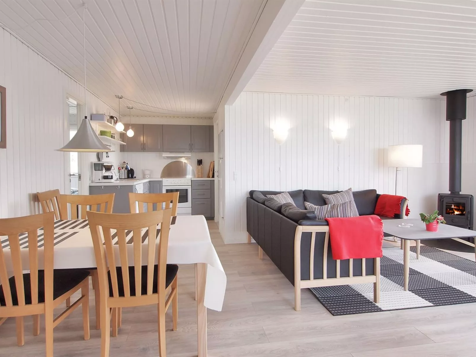 "Bertold" - 20m from the sea-Binnen