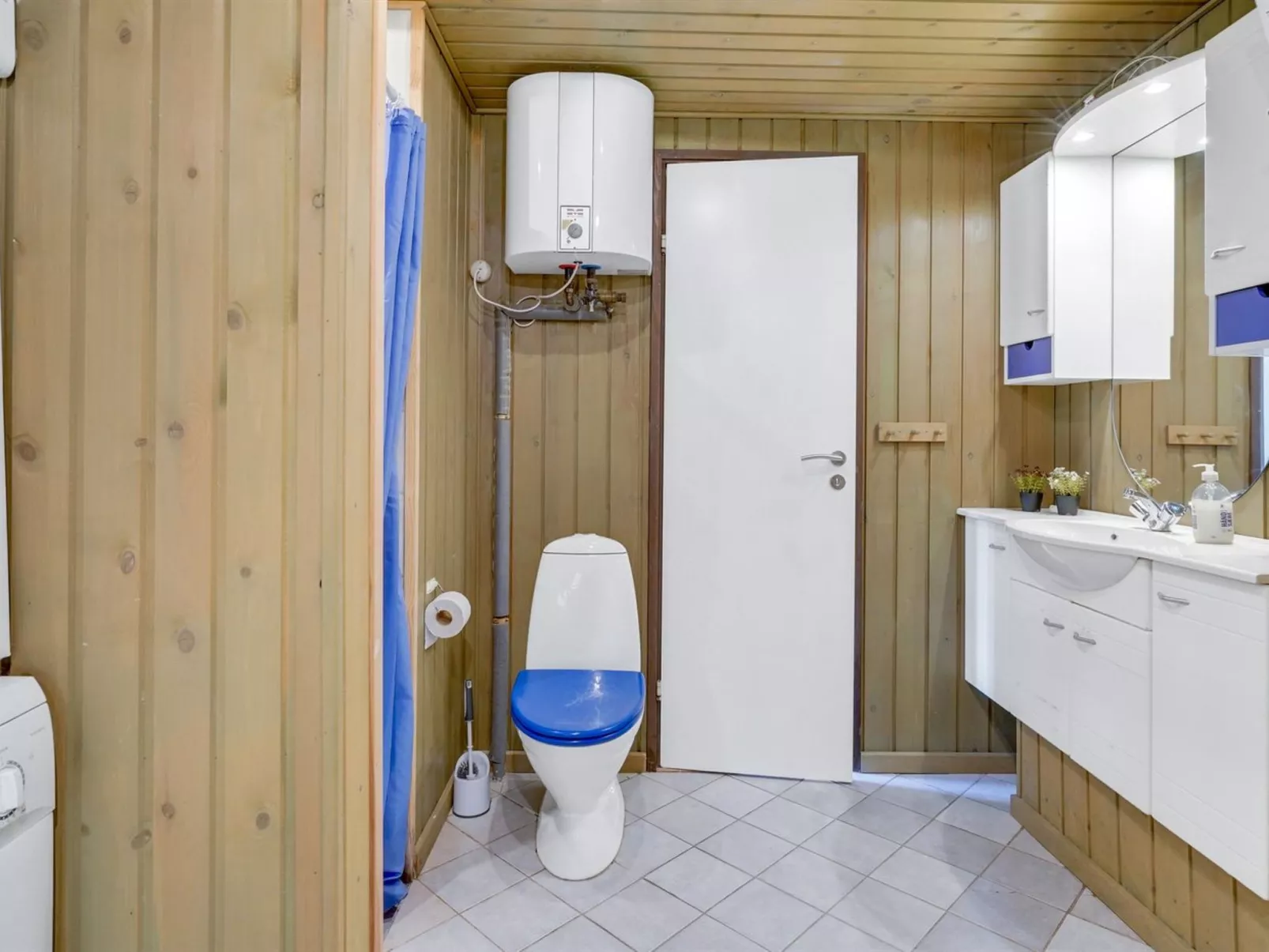 "Aileen" - 900m from the sea-Binnen