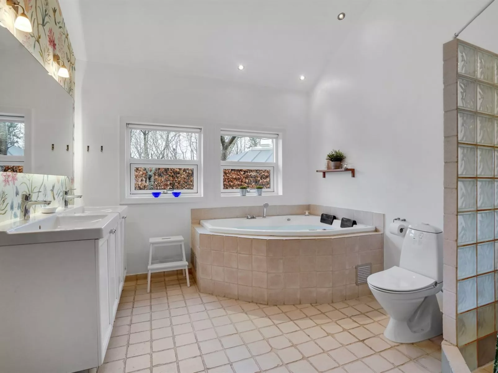 "Holmwith" - 200m from the sea-Binnen