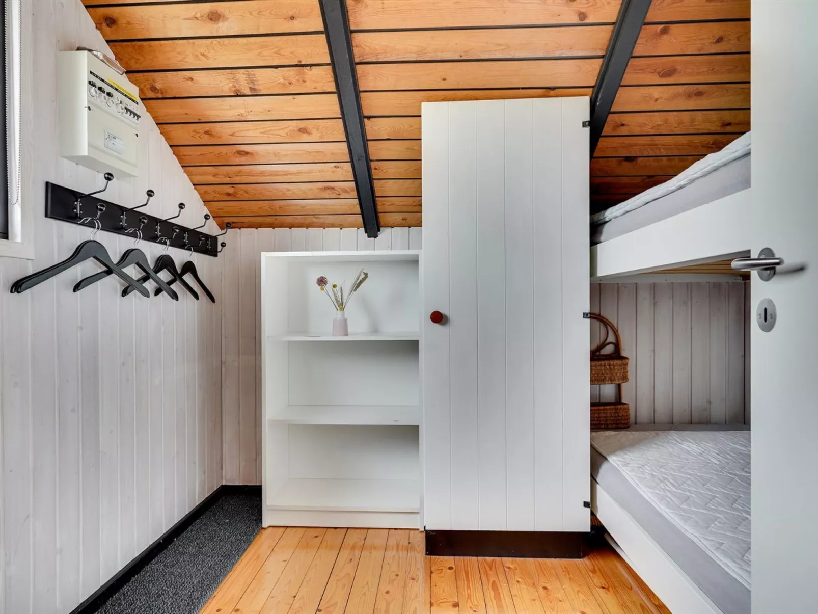 "Ardan" -  from the sea-Binnen