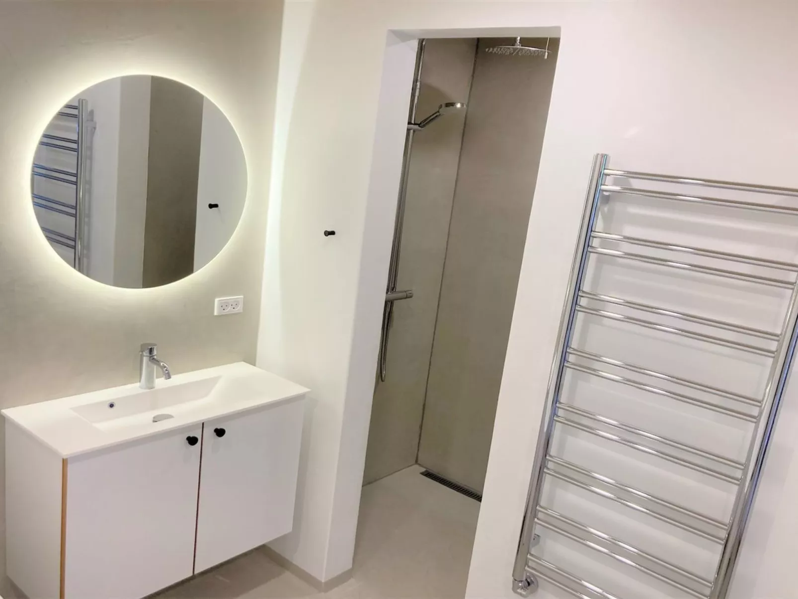 "Emin" - 100m from the sea-Binnen